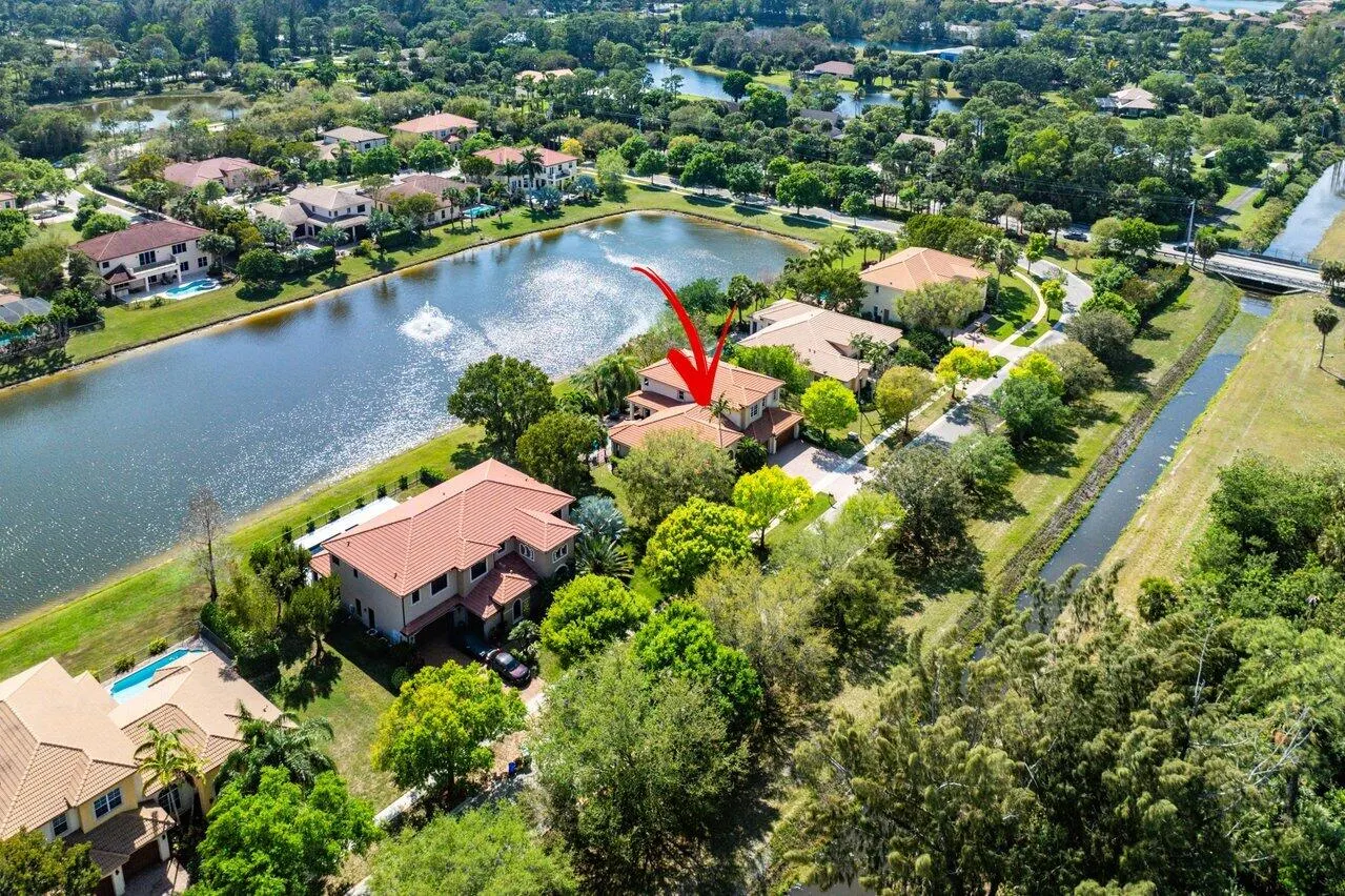 8068 Woodslanding Trail