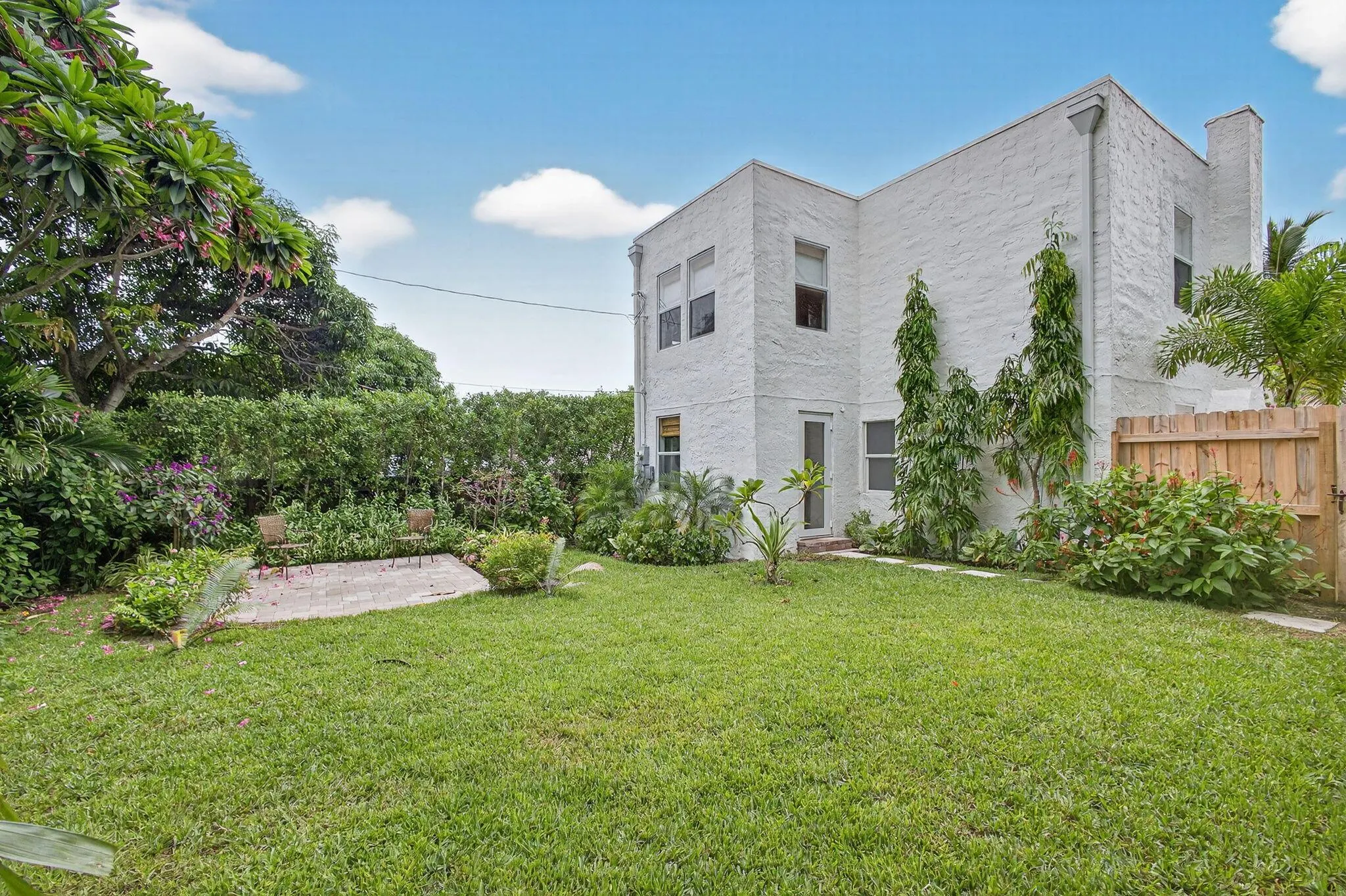 825 34th Street