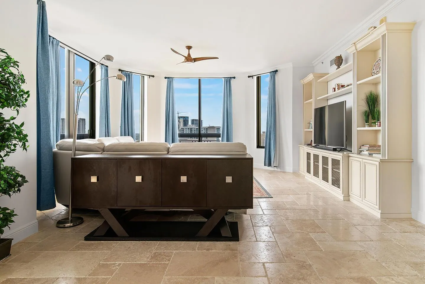701 S Olive Avenue, #1424
