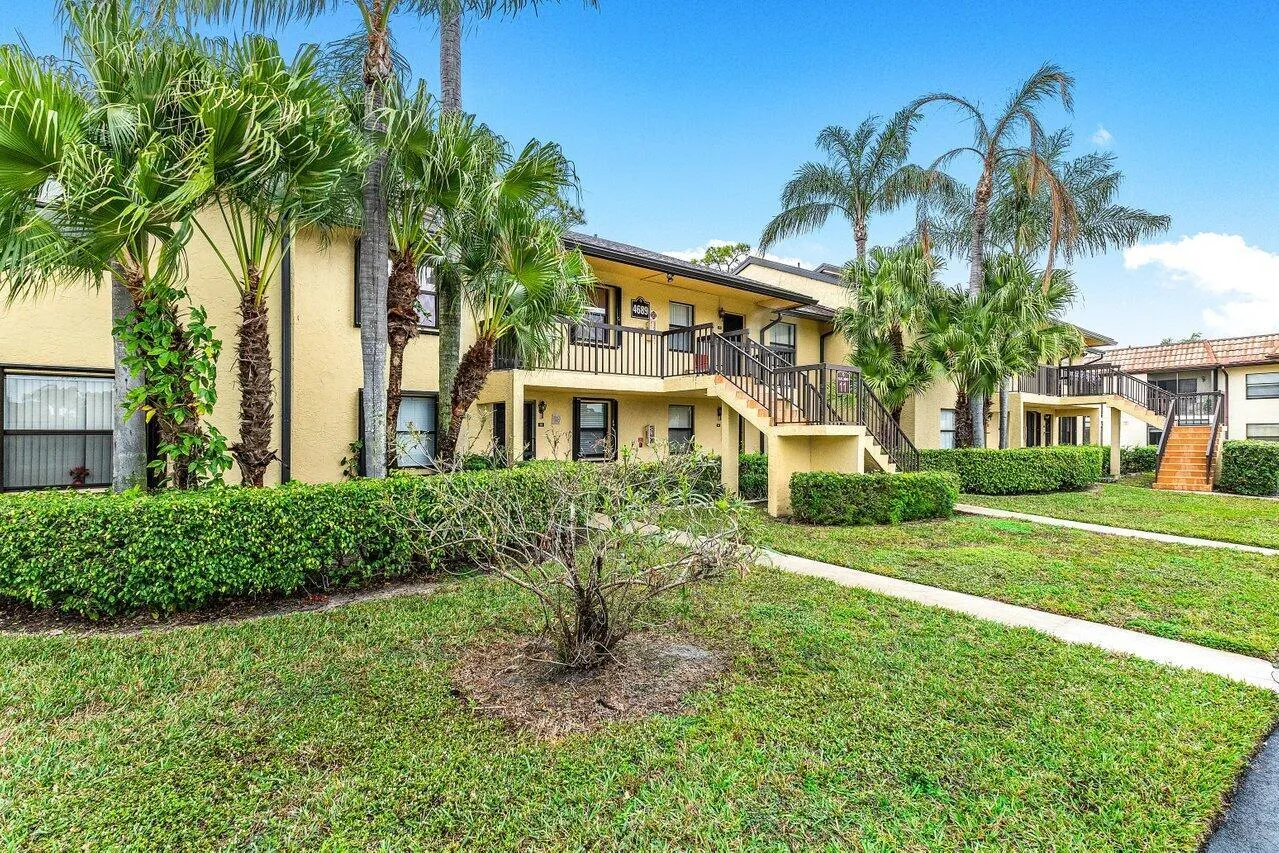 4689 Lucerne Lakes Boulevard W, #203