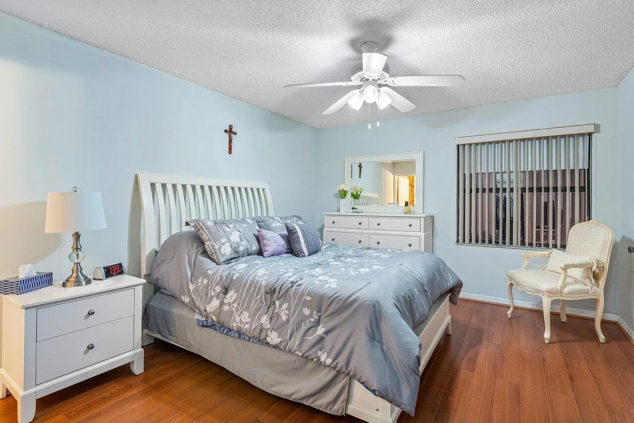 4689 Lucerne Lakes Boulevard W, #203