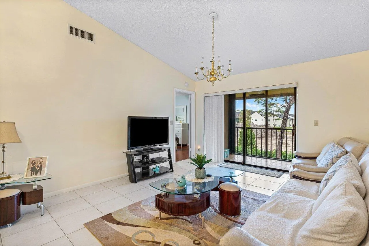 4689 Lucerne Lakes Boulevard W, #203