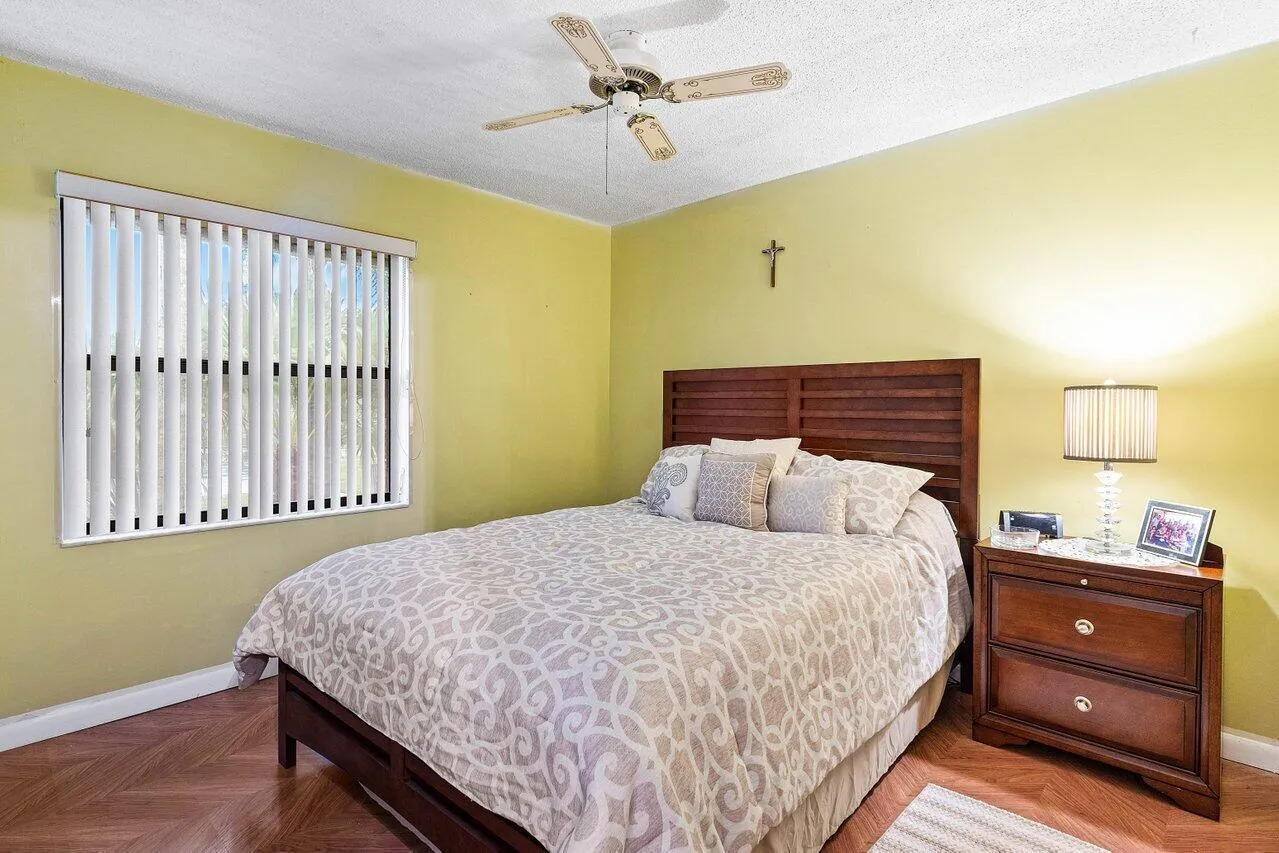 4689 Lucerne Lakes Boulevard W, #203