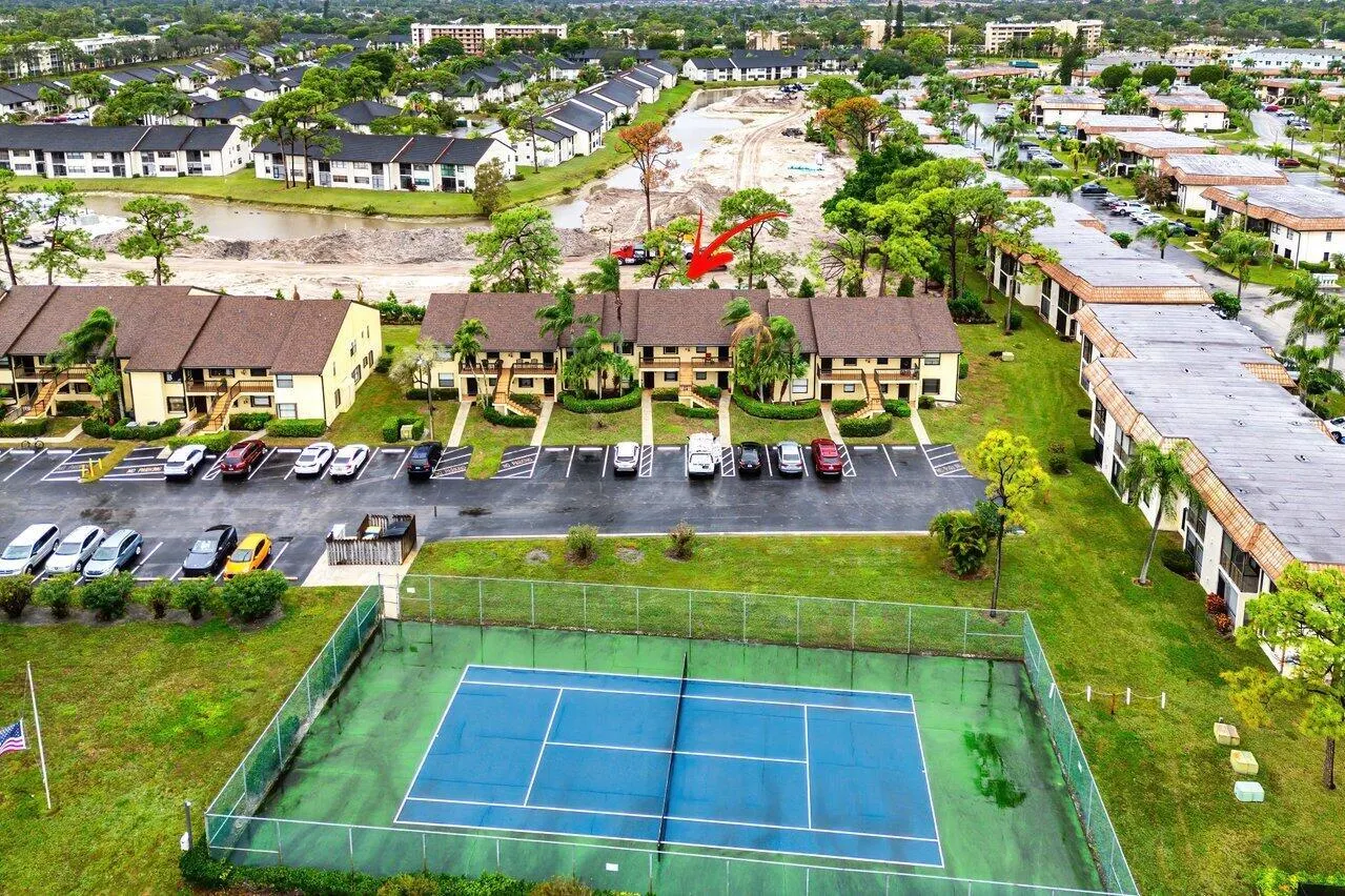 4689 Lucerne Lakes Boulevard W, #203