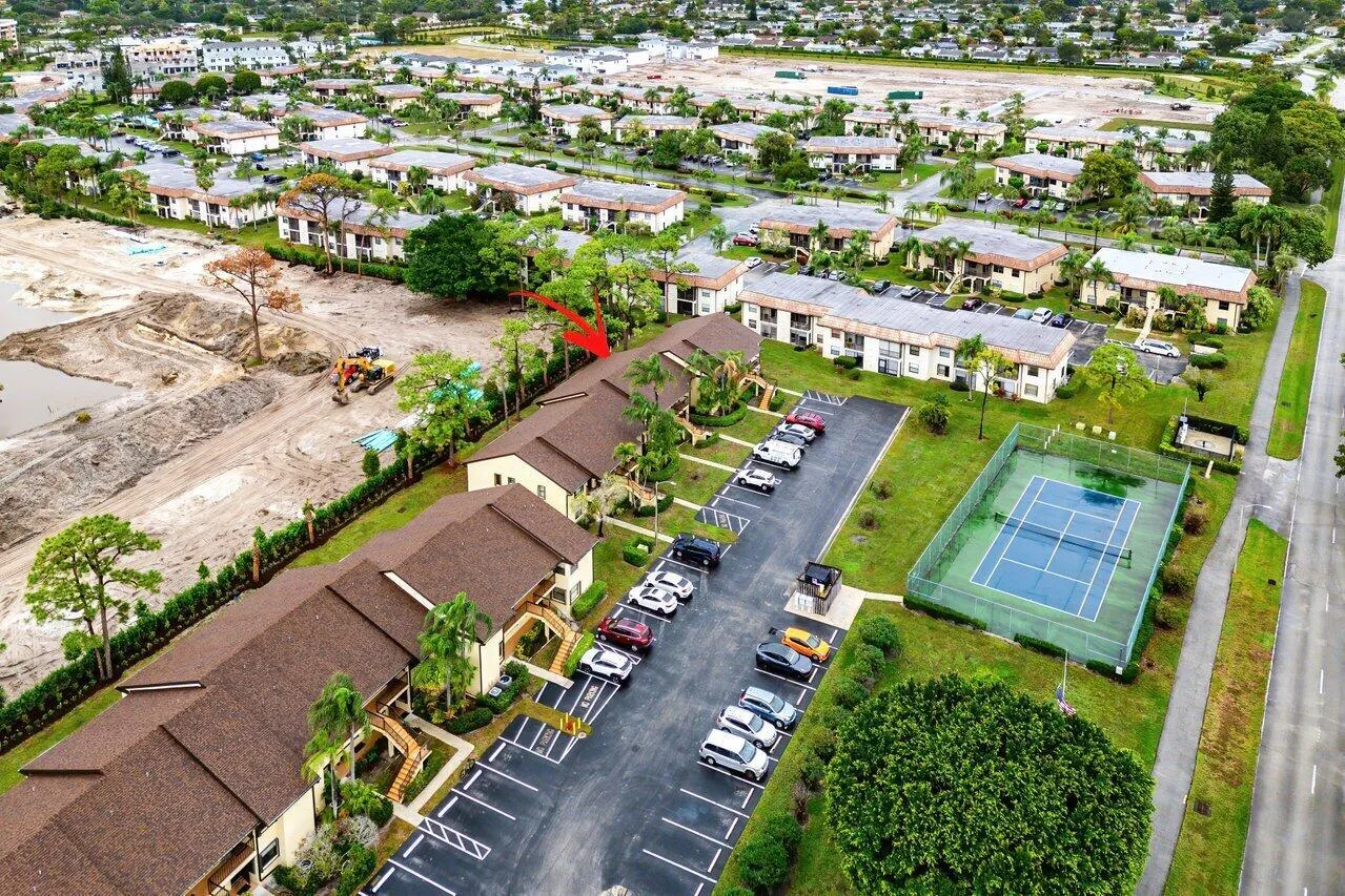 4689 Lucerne Lakes Boulevard W, #203