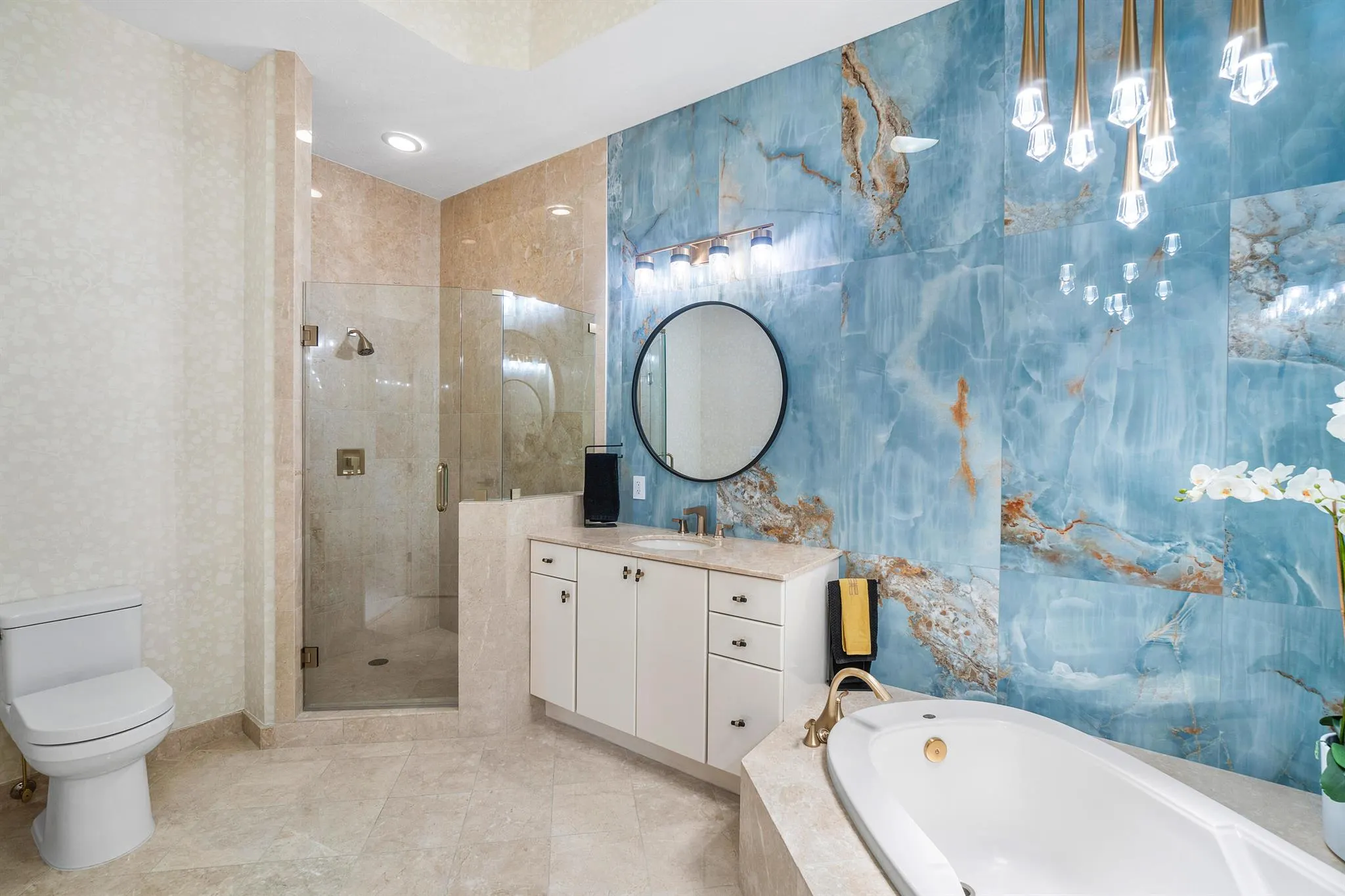 701 S Olive Avenue, #211