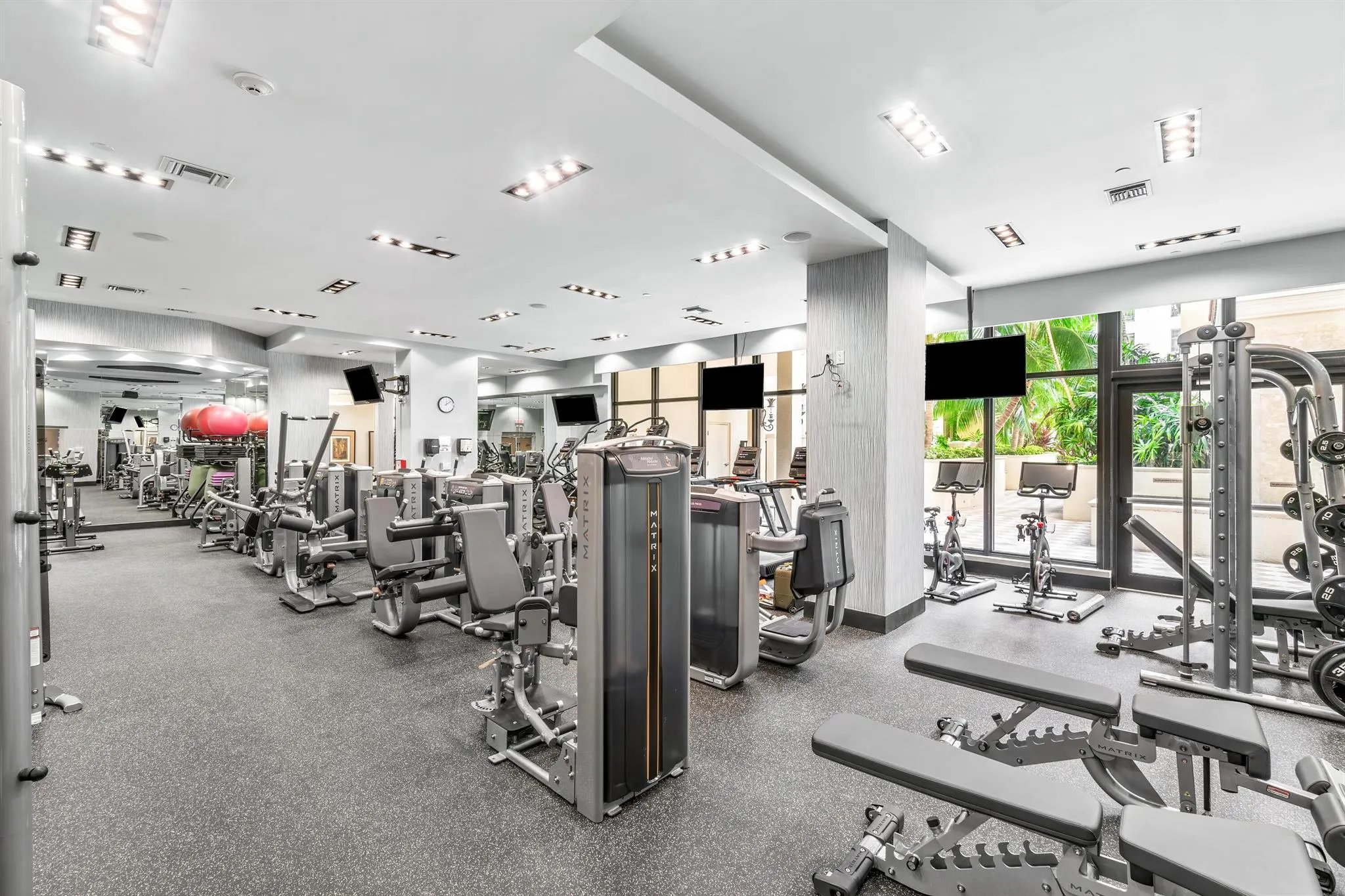 701 S Olive Avenue, #211