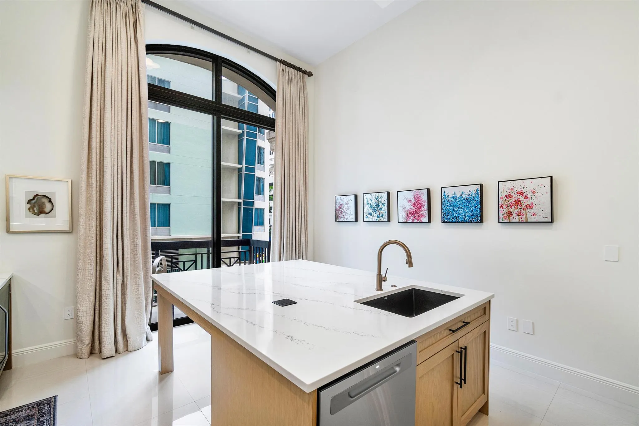 701 S Olive Avenue, #211