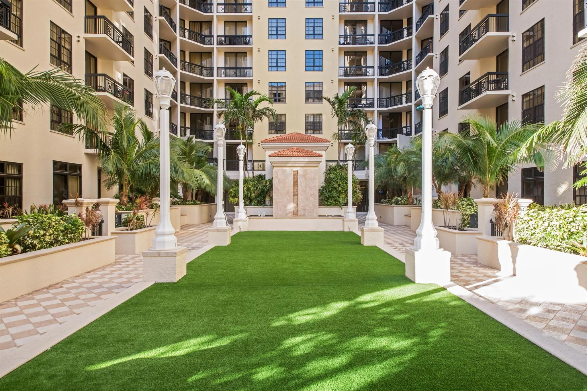 701 S Olive Avenue, #211