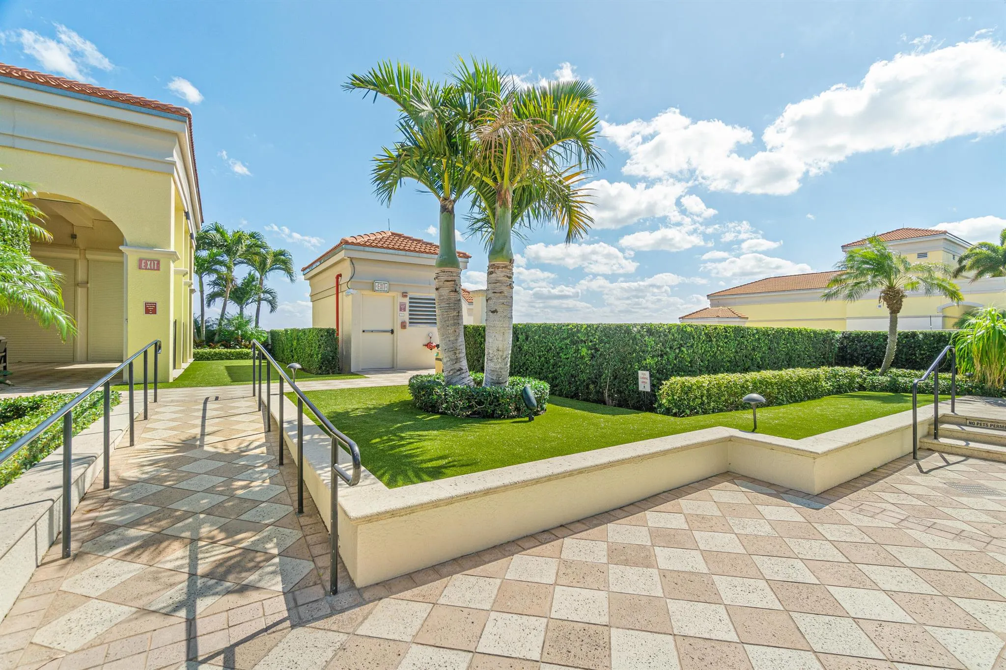 701 S Olive Avenue, #211