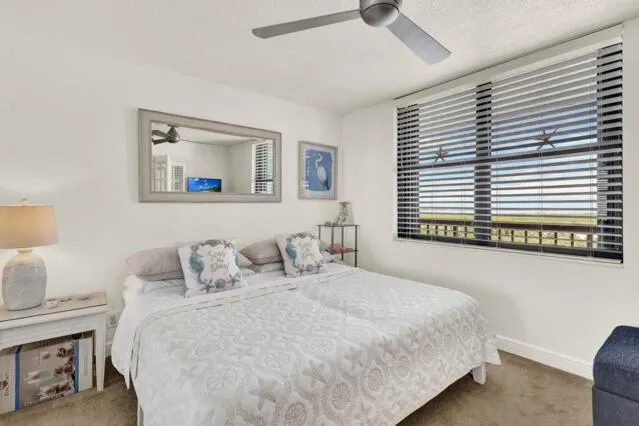 9550 S Ocean Drive, #1208