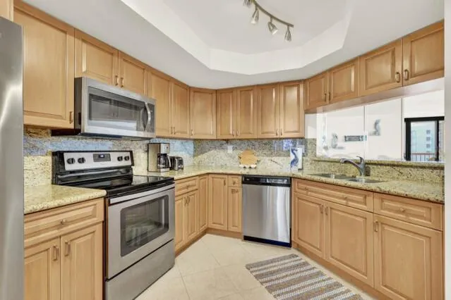 9550 S Ocean Drive, #1208