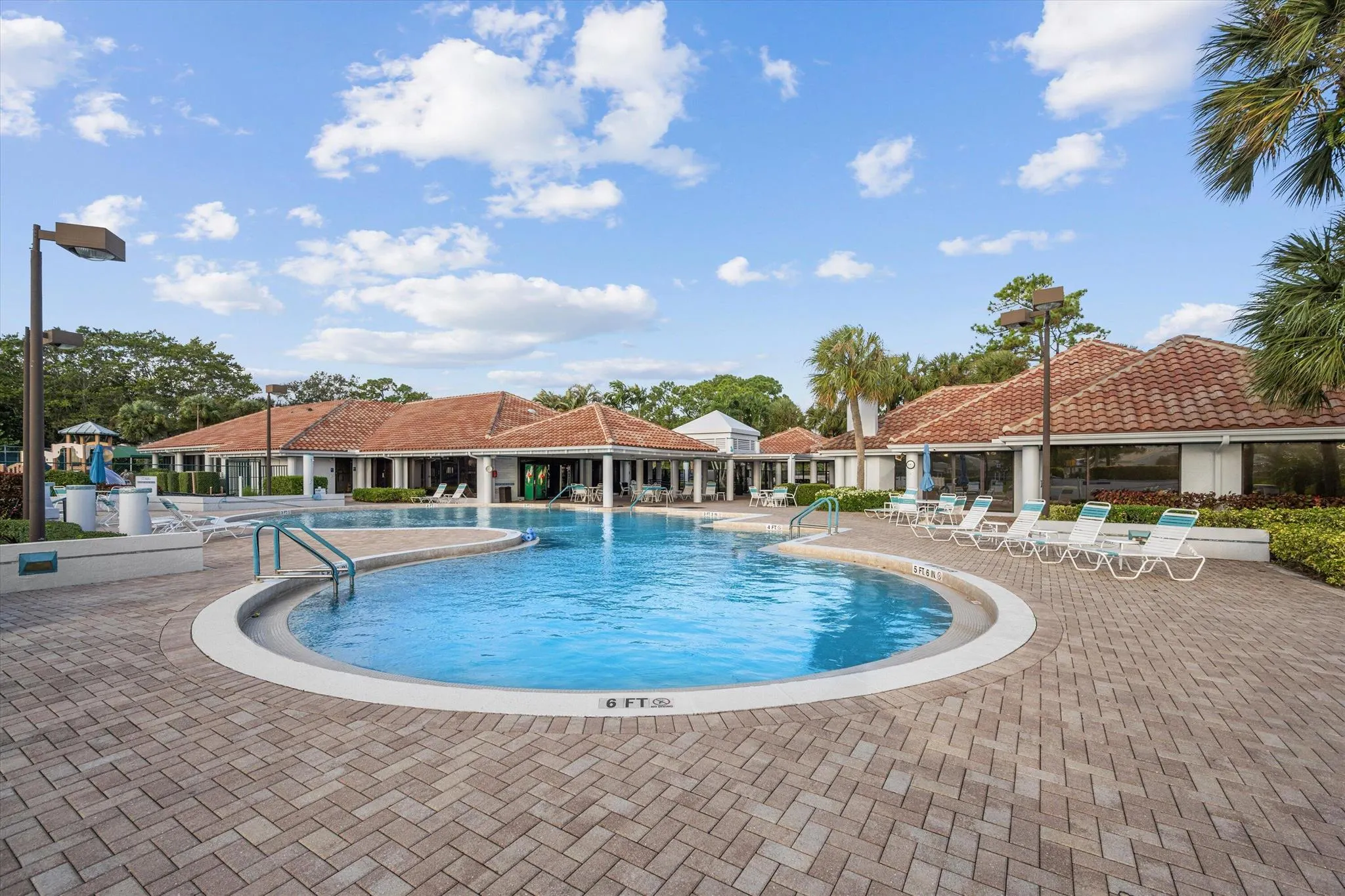 103 Harbour Pointe Way