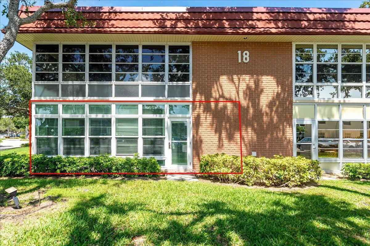 18 Vista Palm Lane, #101
