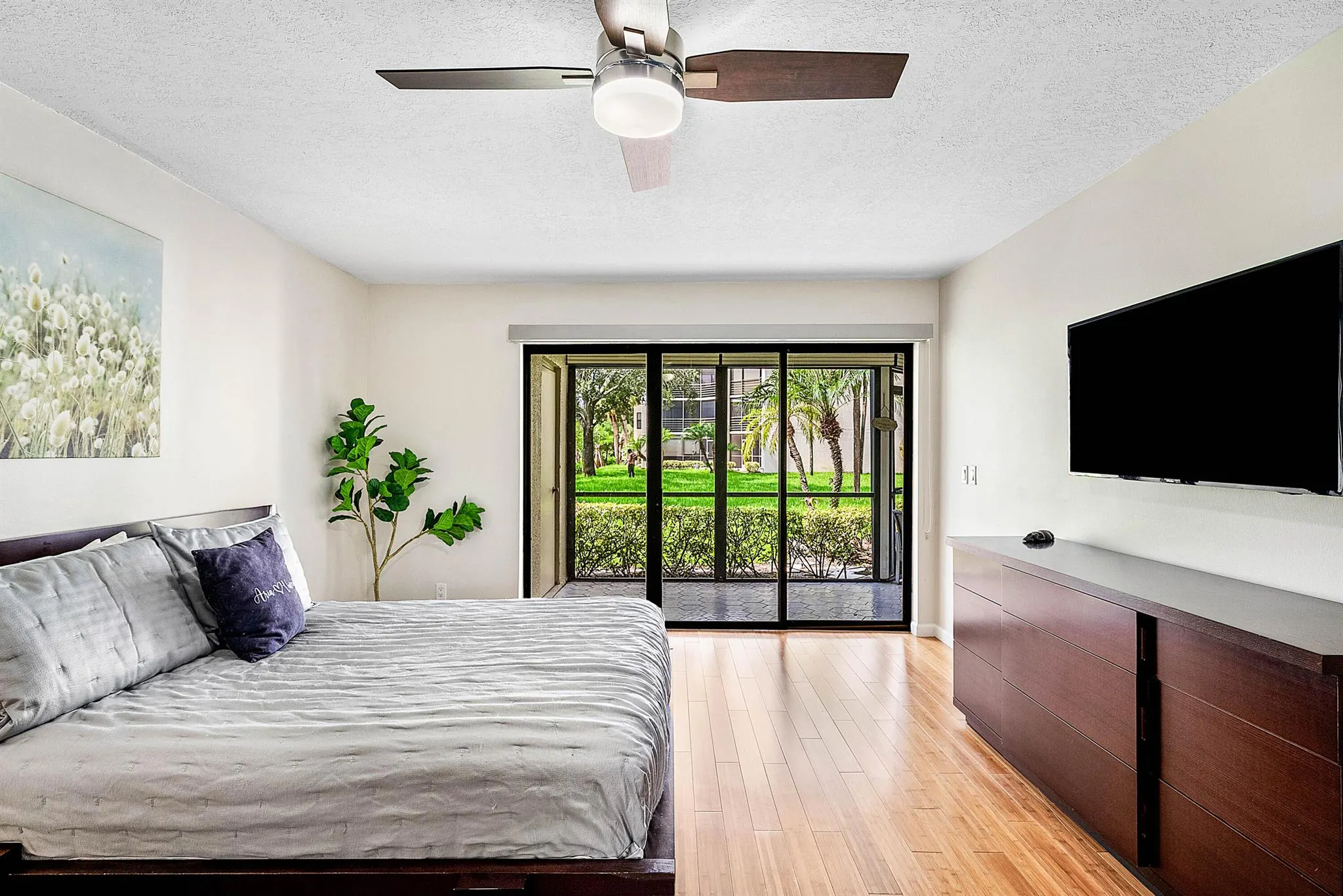 5651 Camino Del Sol, #102