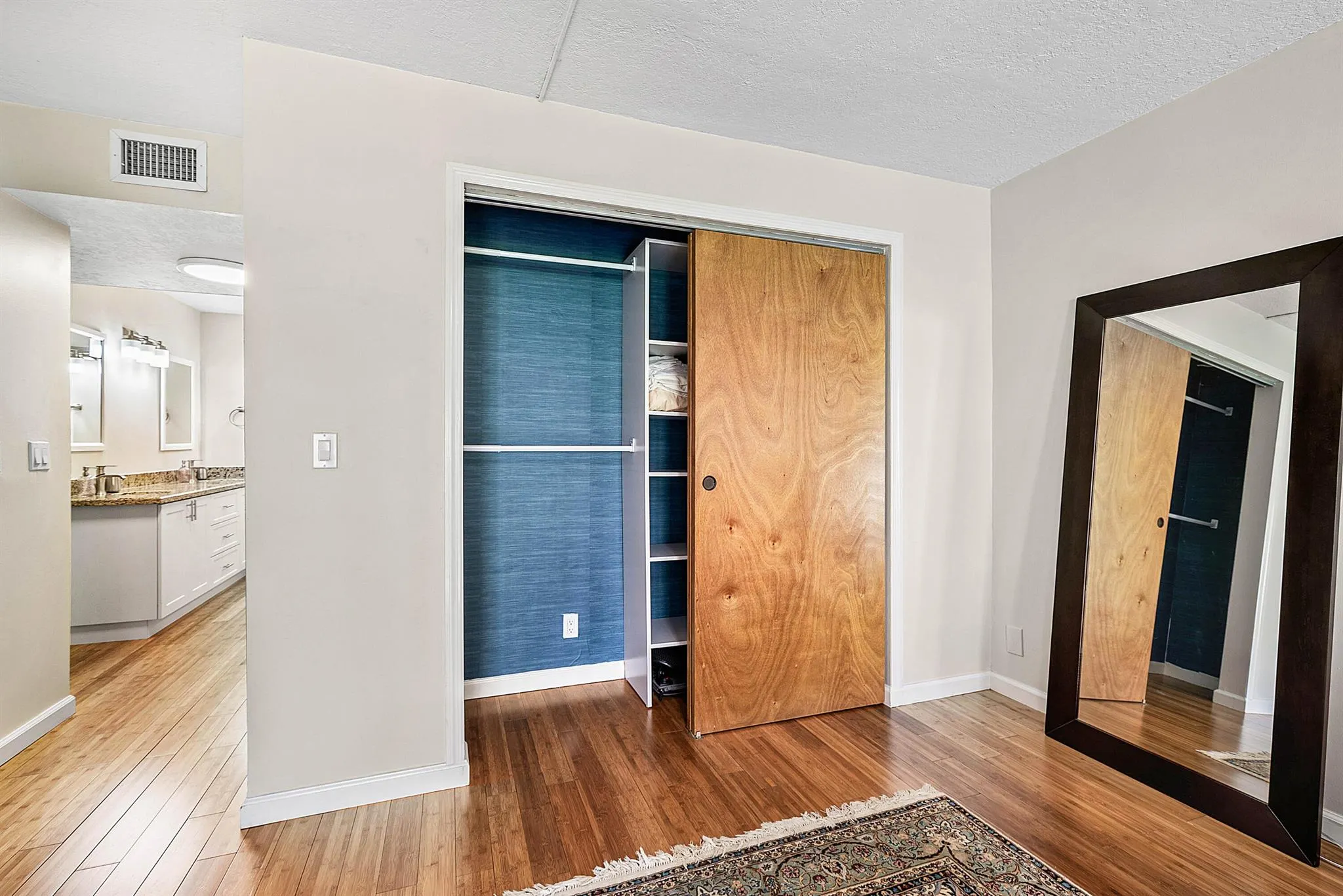 5651 Camino Del Sol, #102