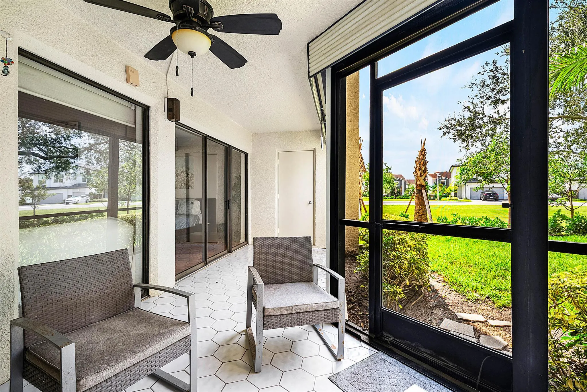 5651 Camino Del Sol, #102
