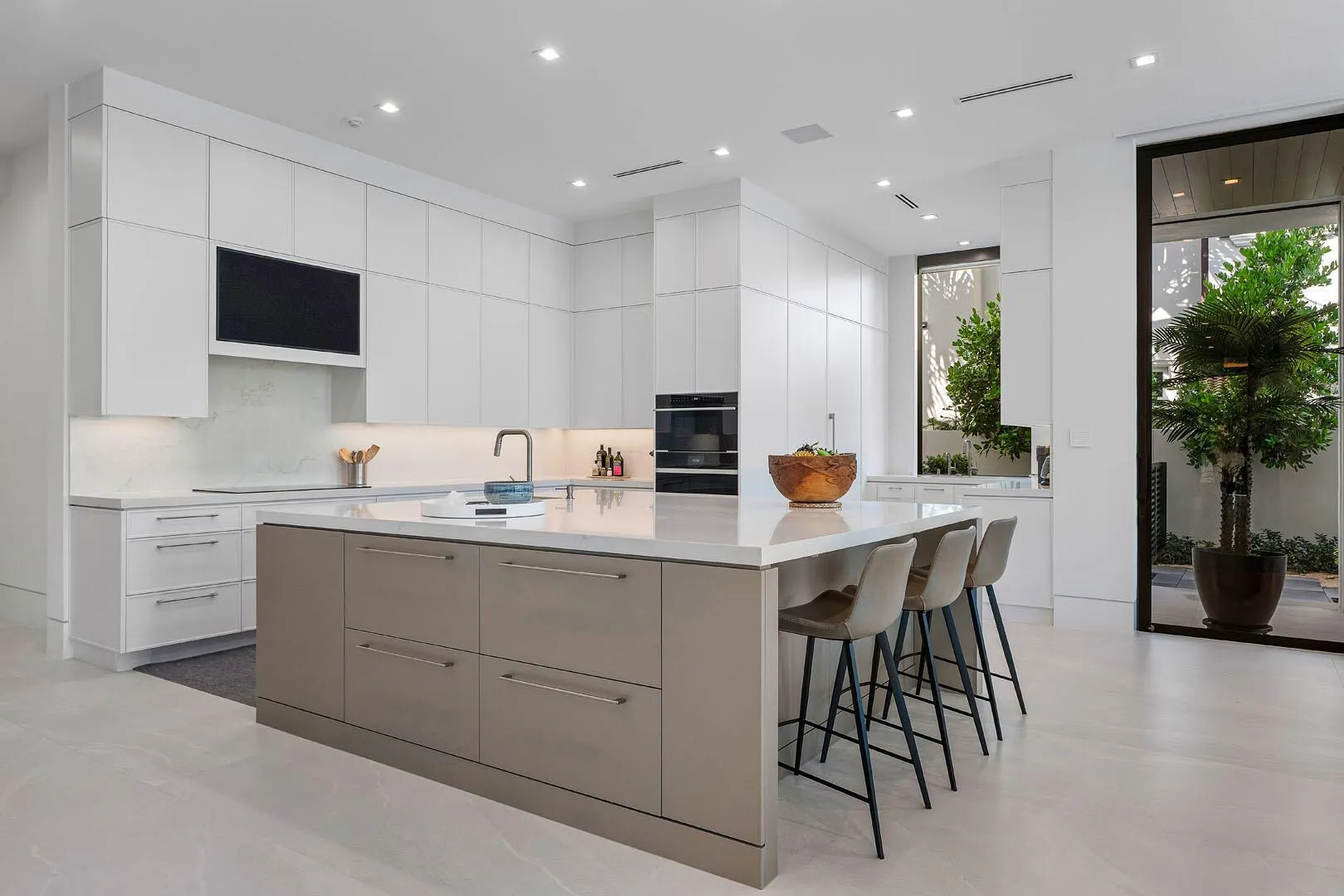 175 W Alexander Palm Road