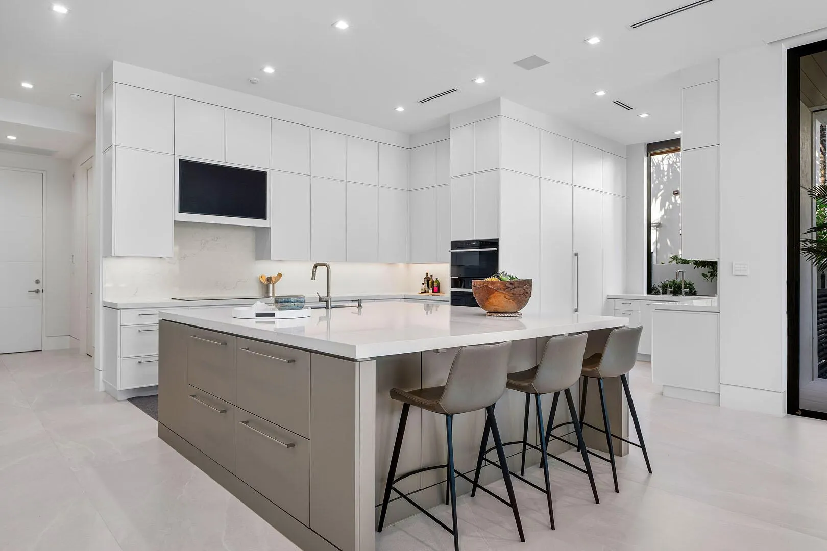 175 W Alexander Palm Road