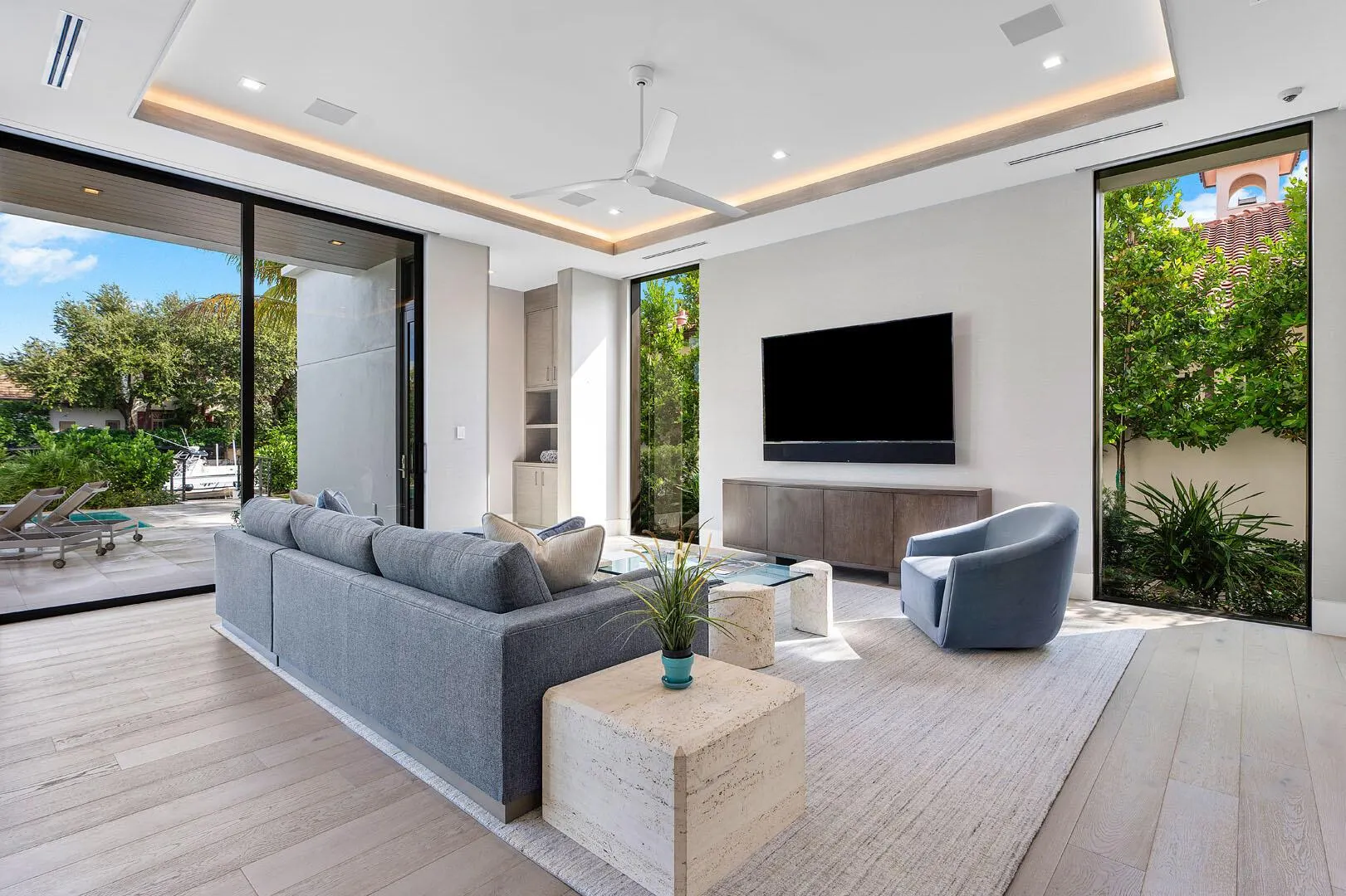 175 W Alexander Palm Road