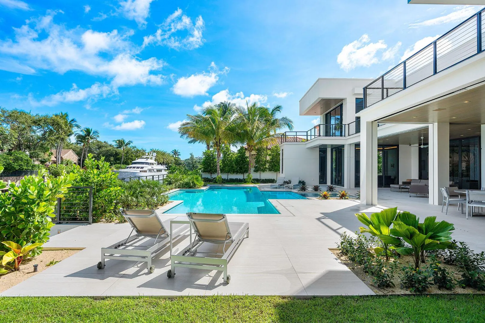 175 W Alexander Palm Road