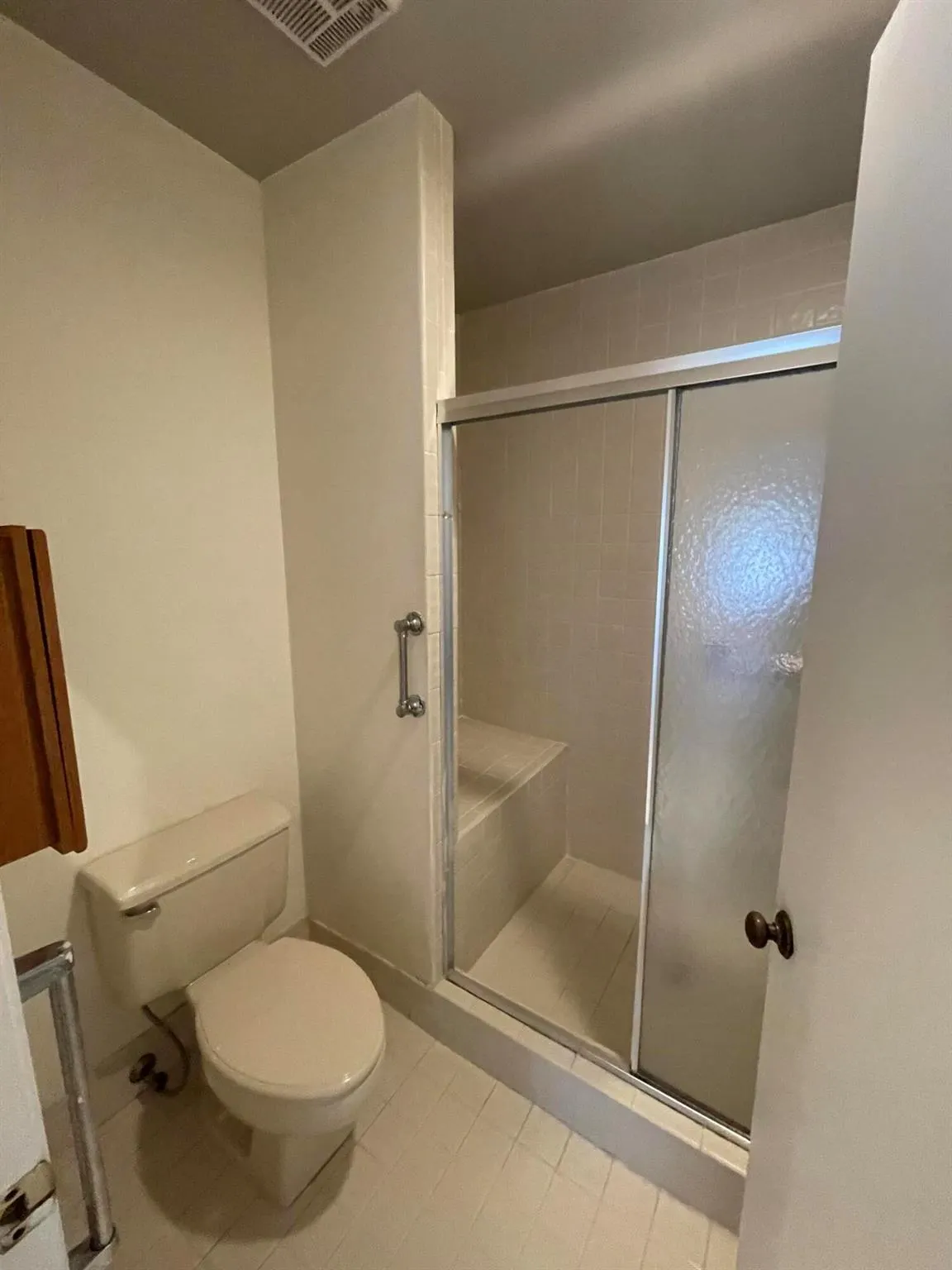 10910 Lakemore Lane, #201