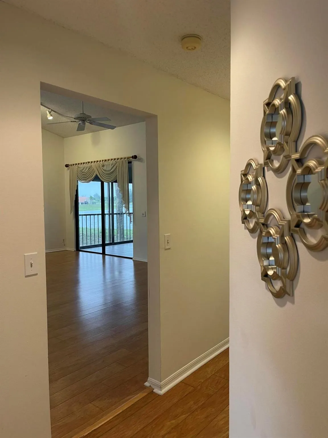 10910 Lakemore Lane, #201