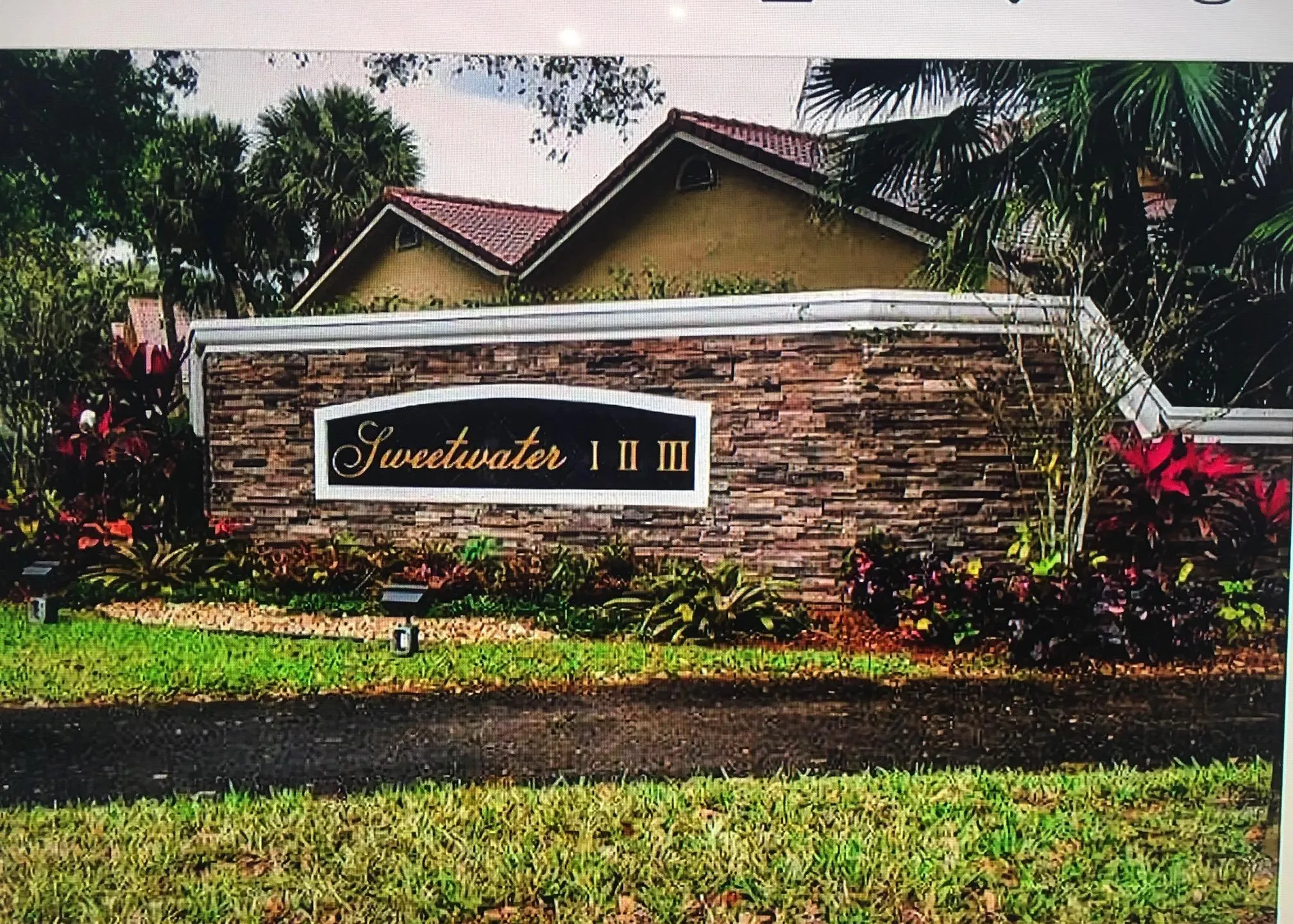 10910 Lakemore Lane, #201