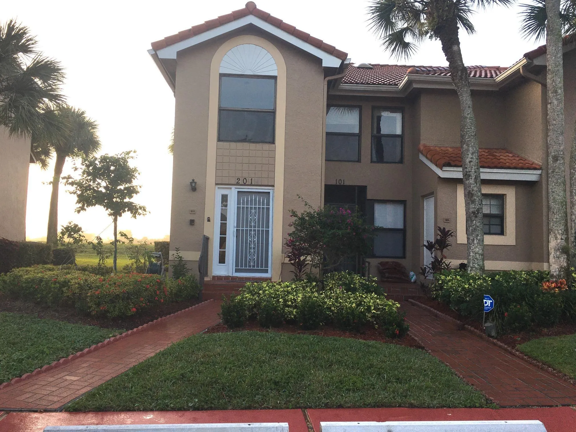 10910 Lakemore Lane, #201
