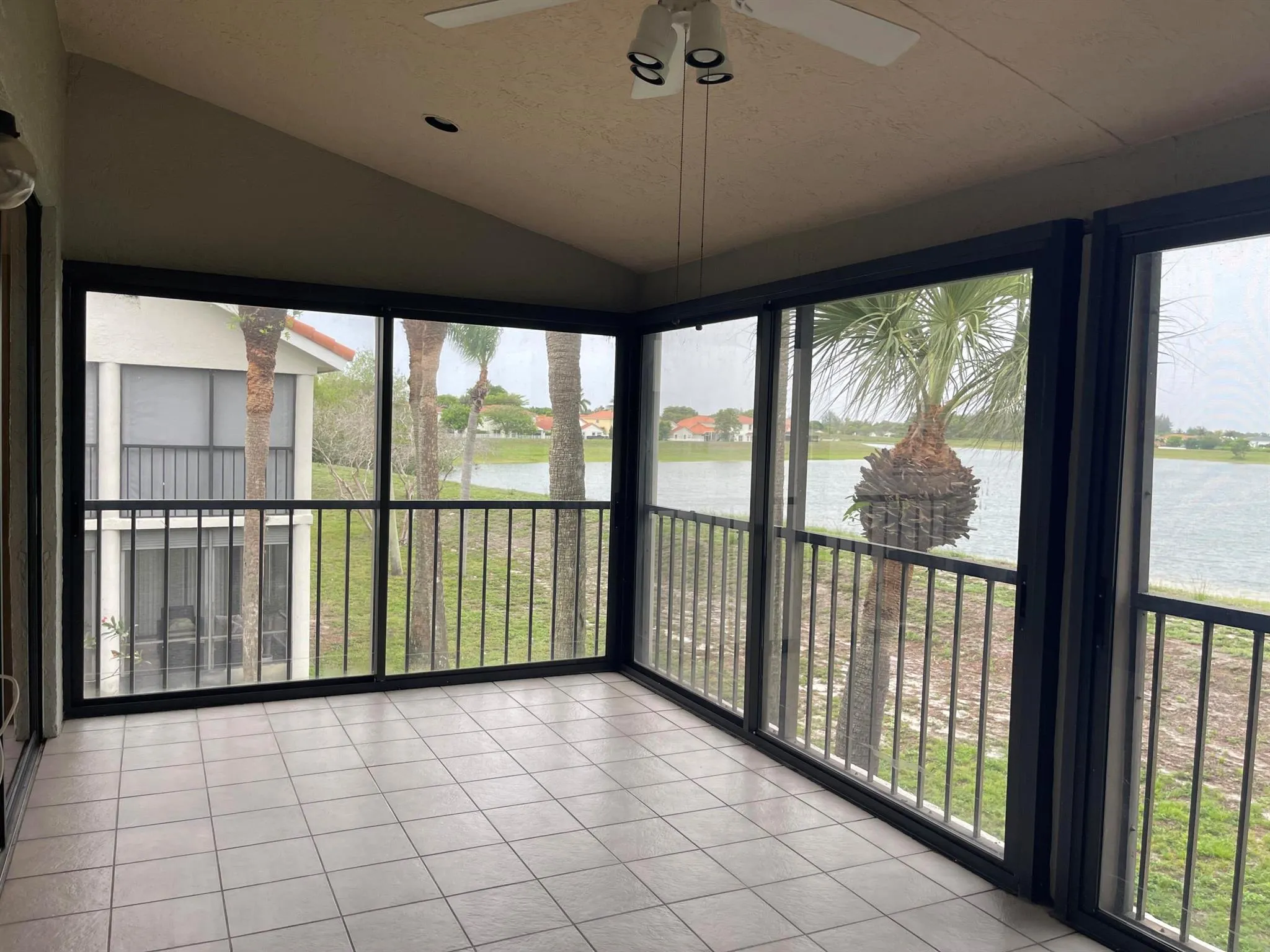 10910 Lakemore Lane, #201