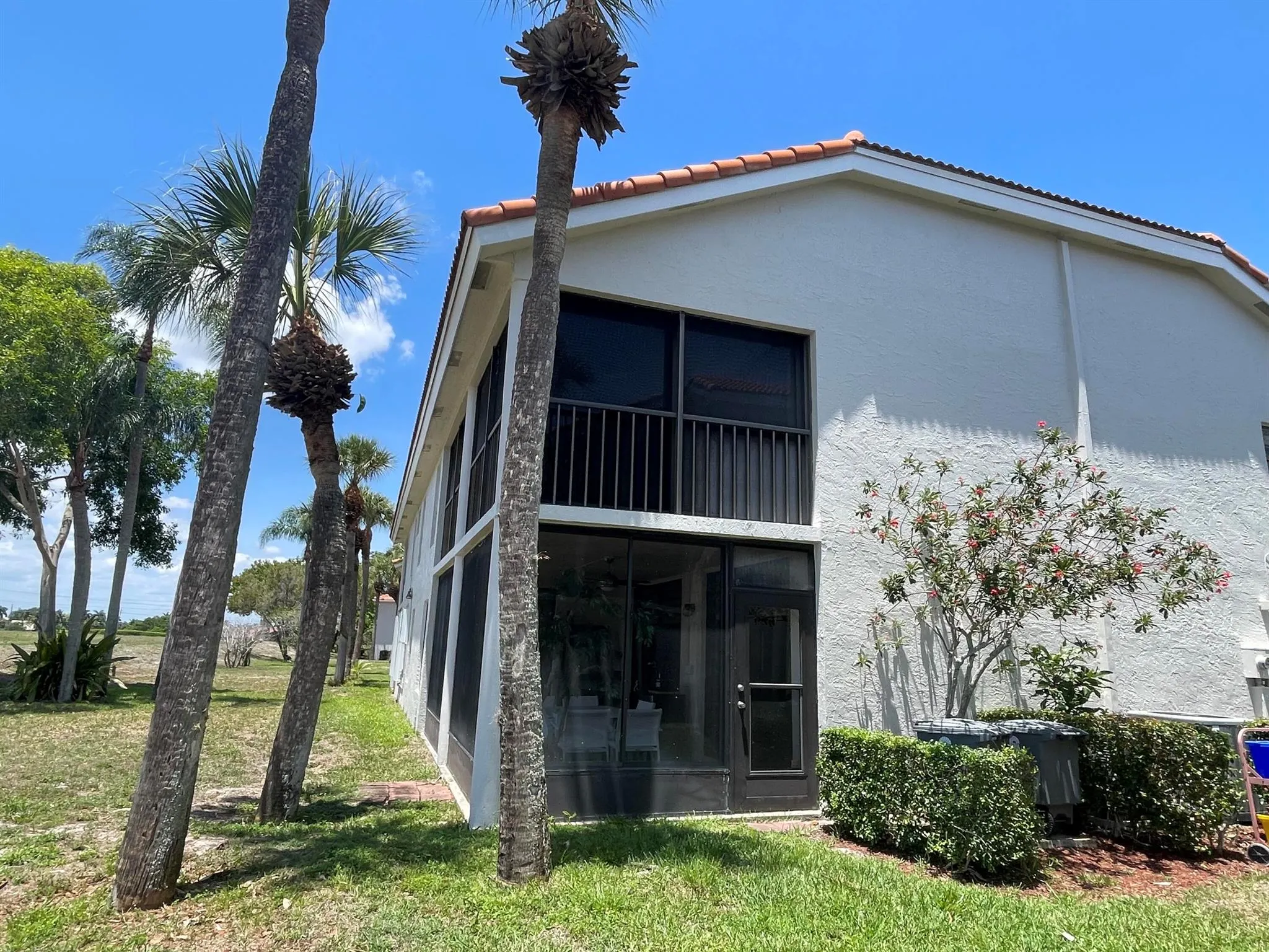 10910 Lakemore Lane, #201