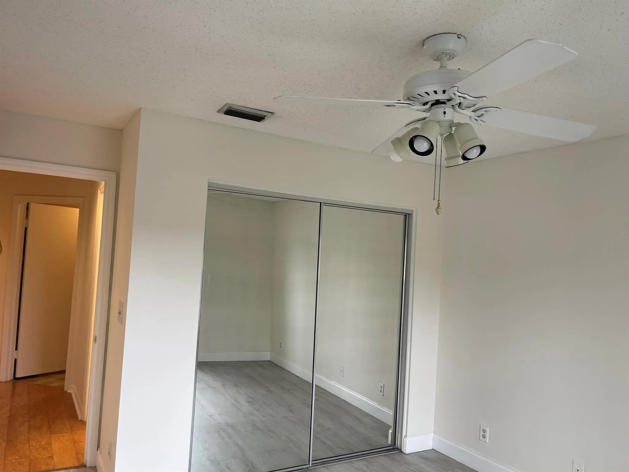 10910 Lakemore Lane, #201