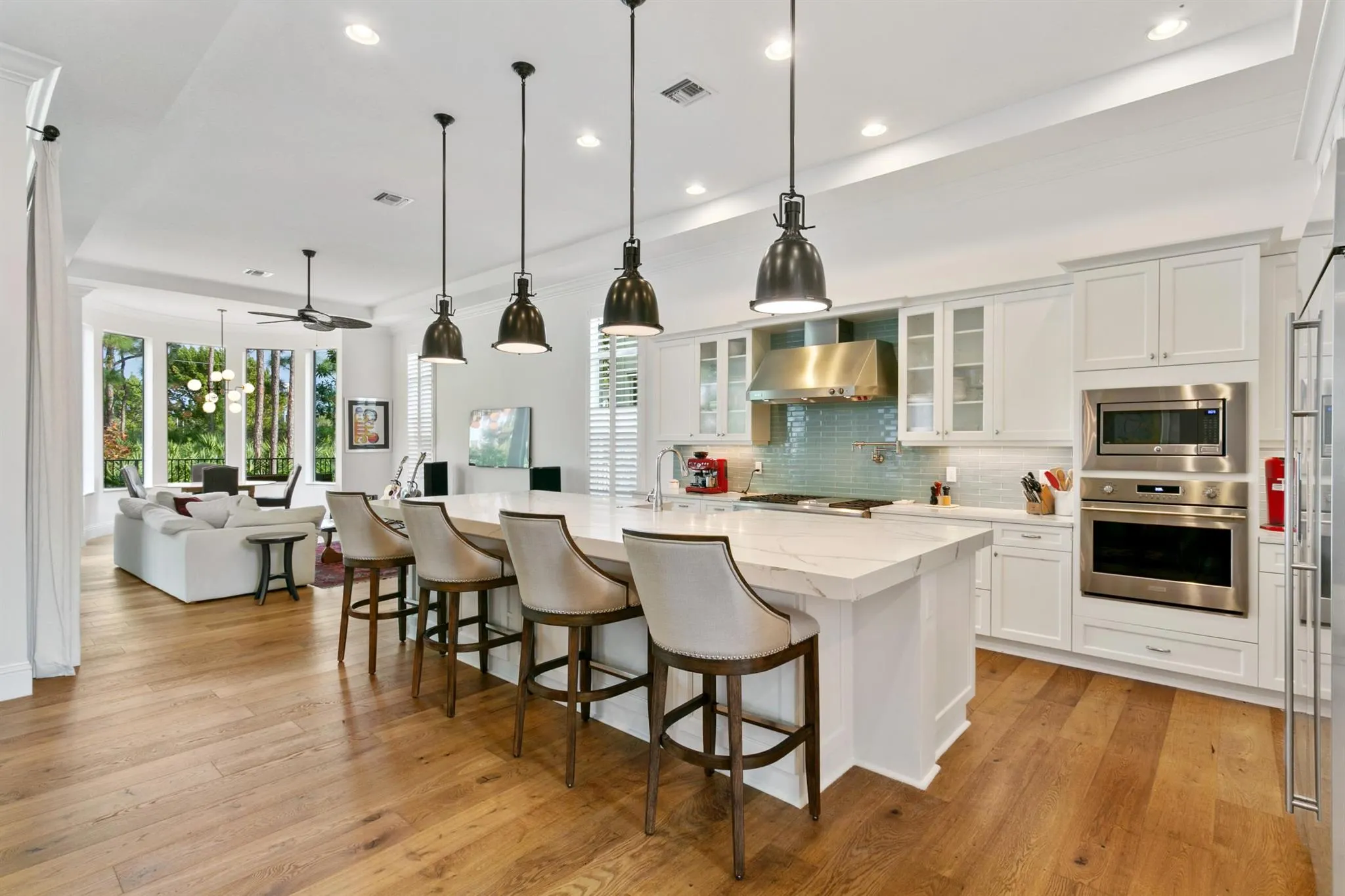 1098 Faulkner Ter Terrace