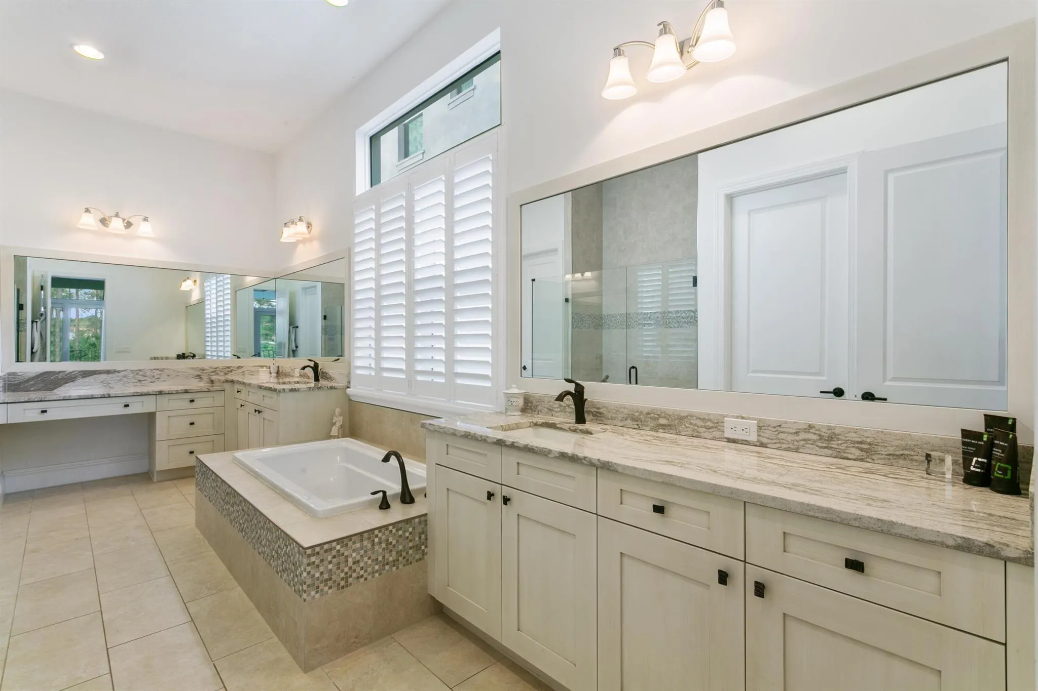 1098 Faulkner Ter Terrace