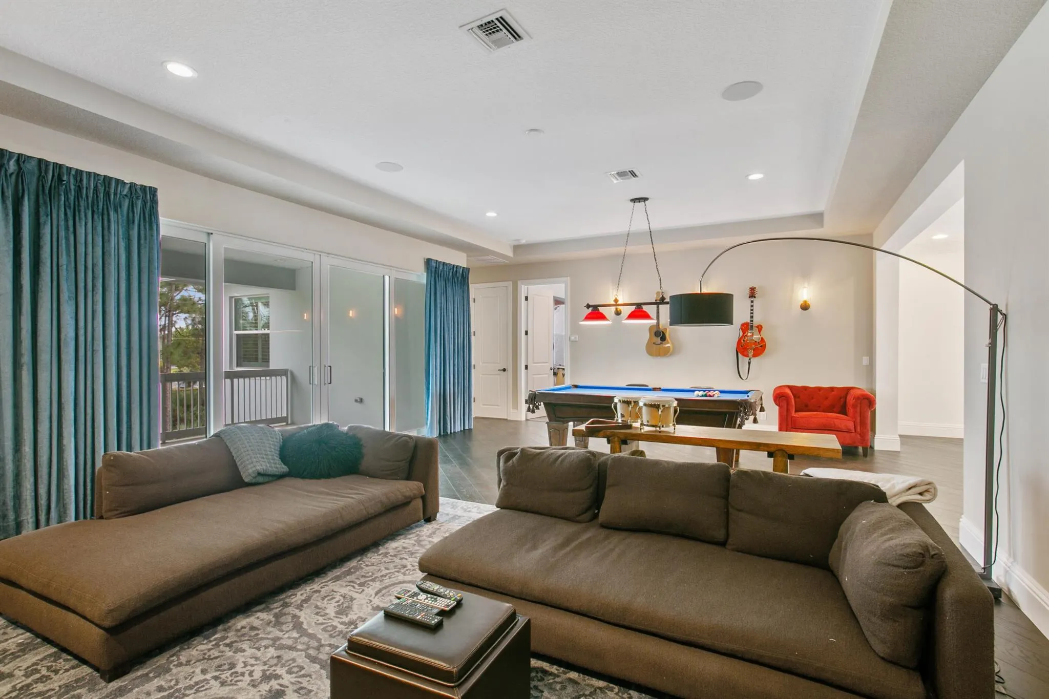 1098 Faulkner Ter Terrace