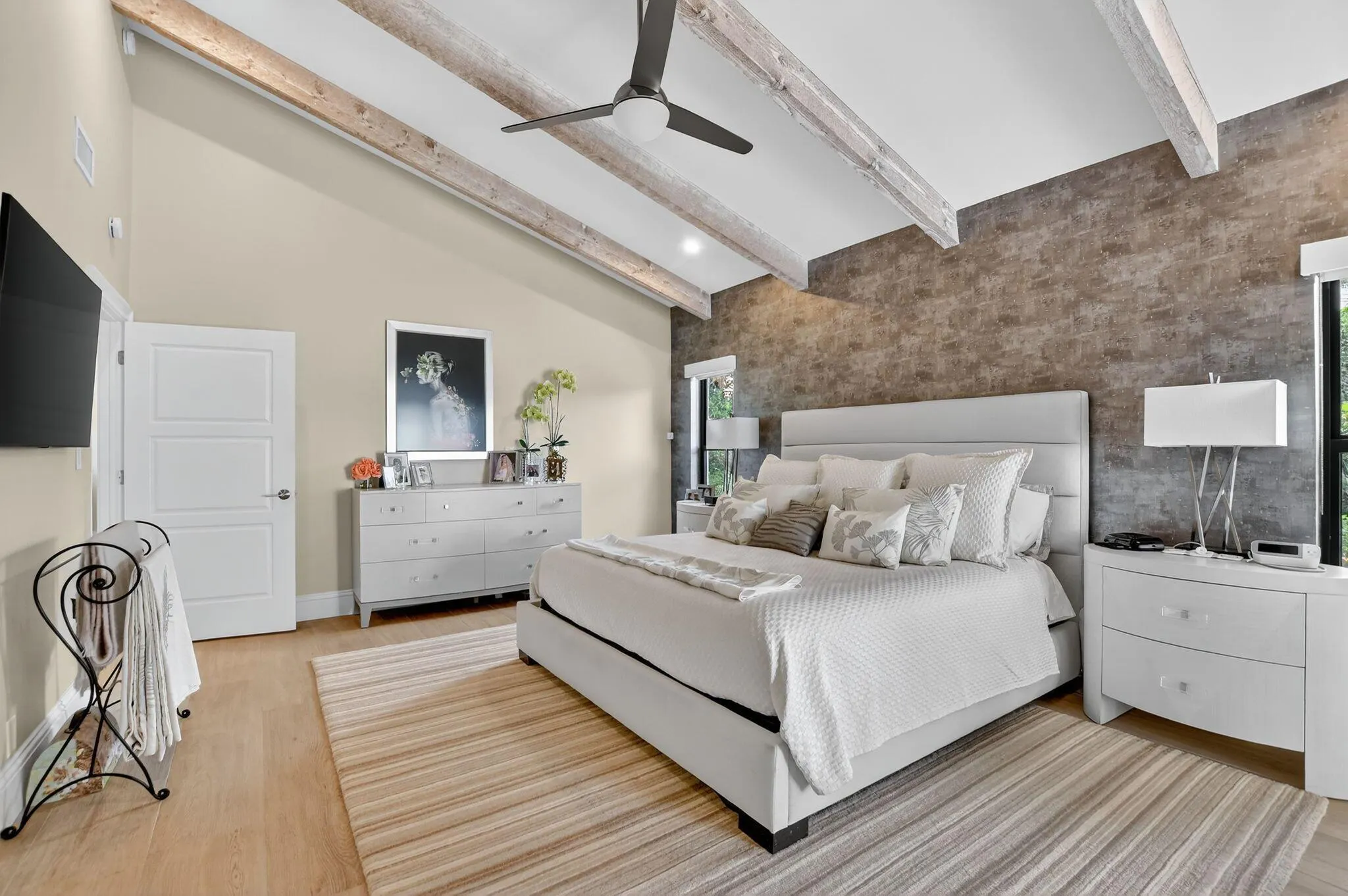 6790 Woodbridge Drive