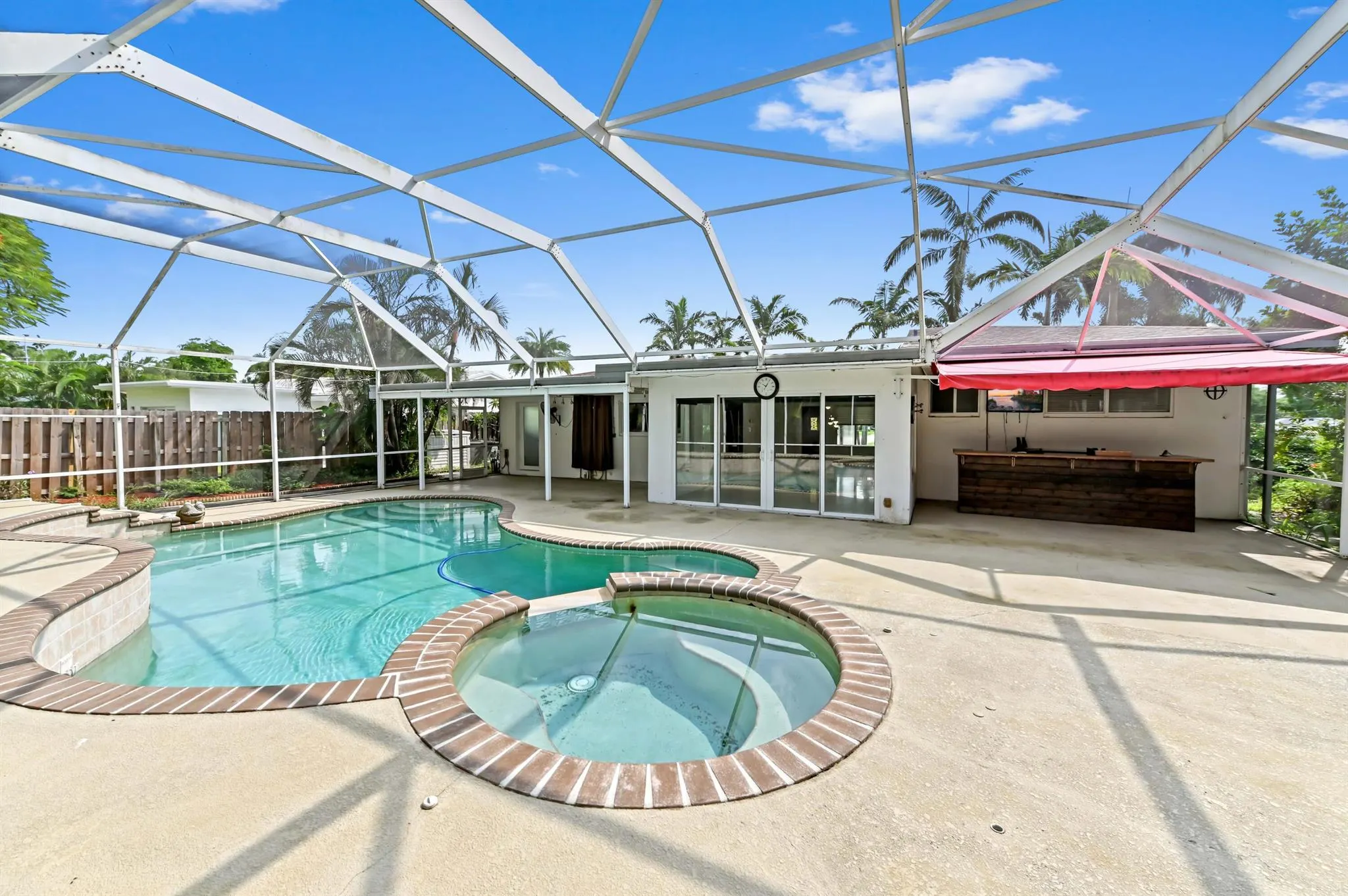 999 NW 3rd Avenue