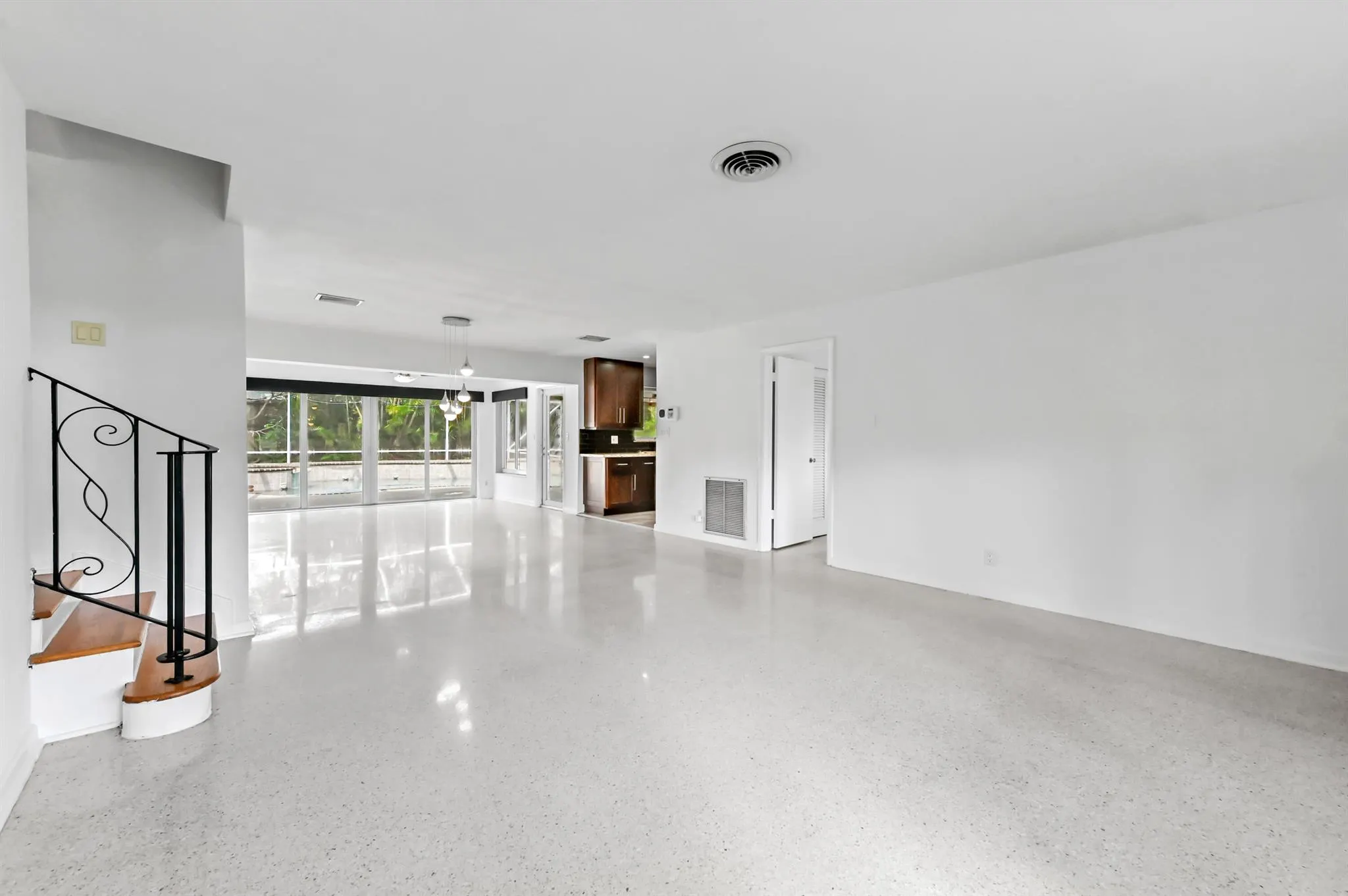 999 NW 3rd Avenue