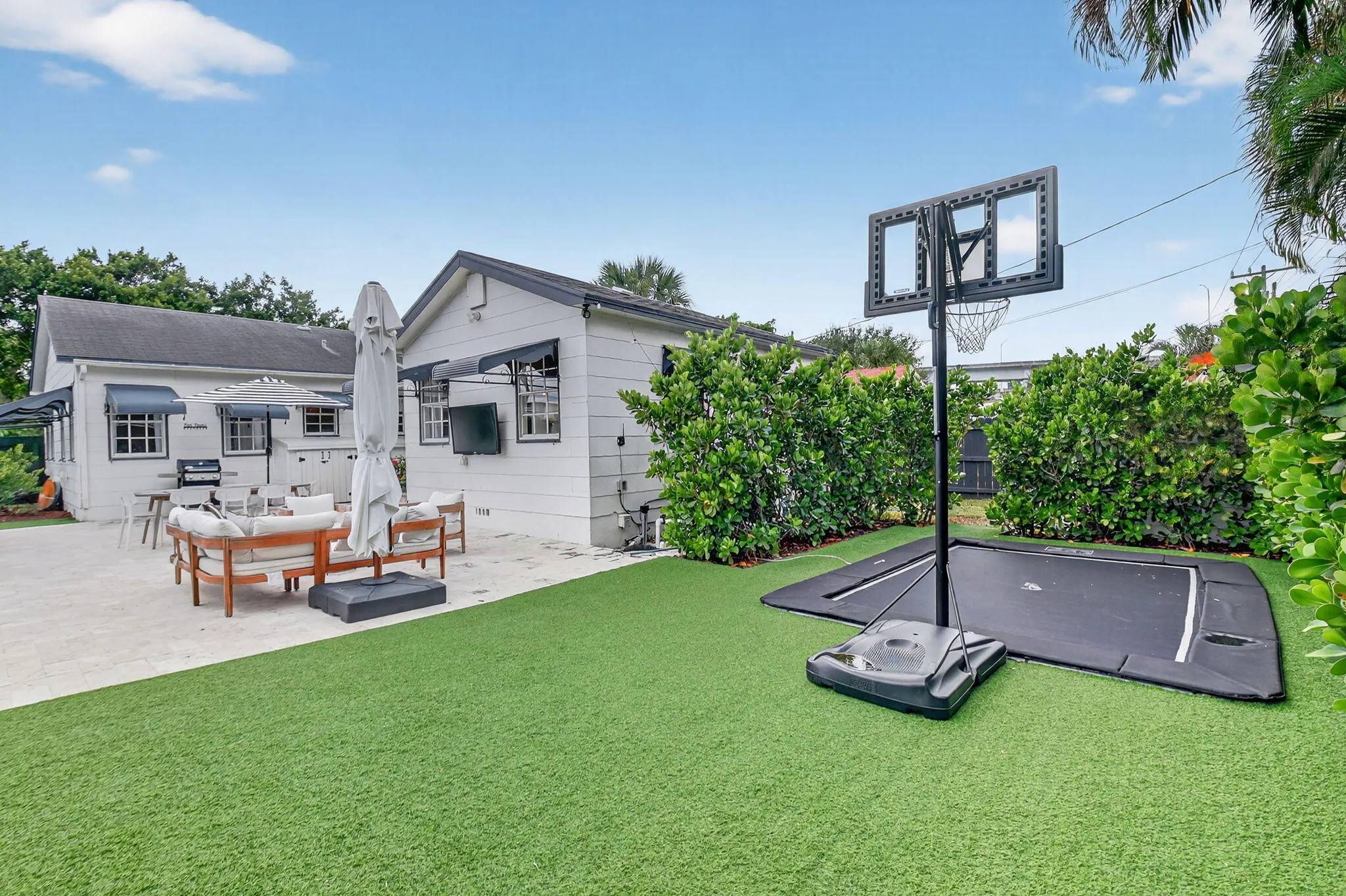 1001 Avon Road