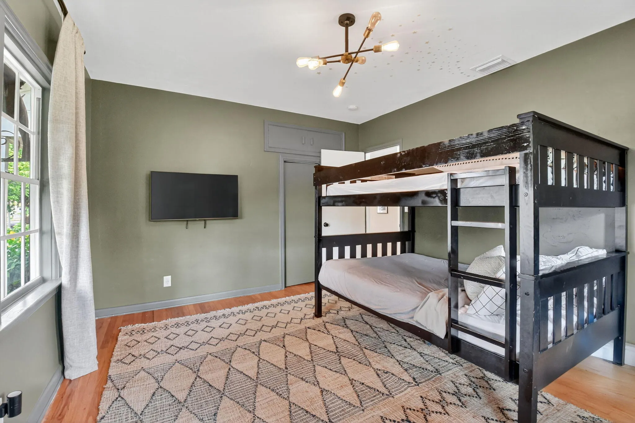 1001 Avon Road