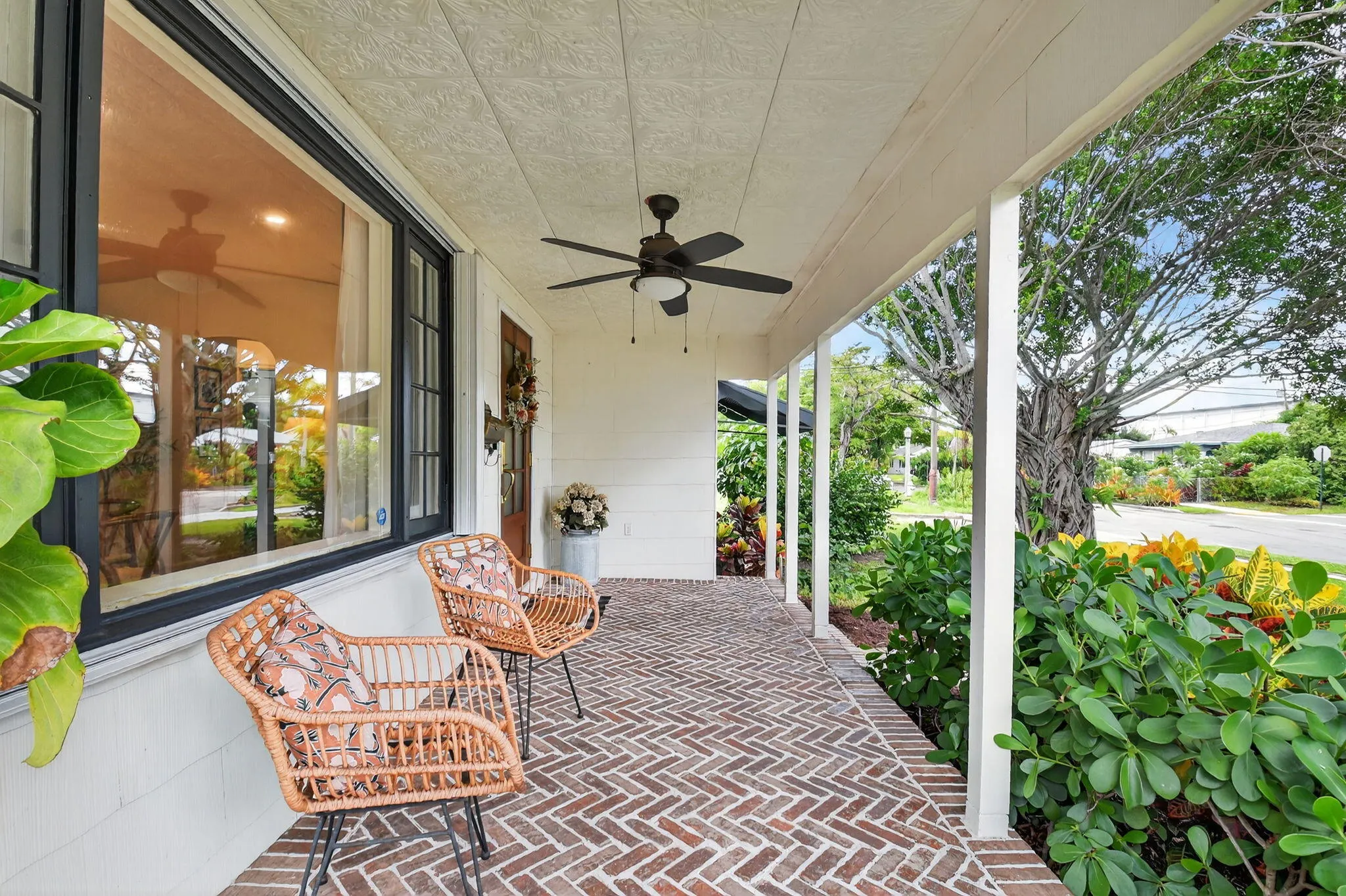 1001 Avon Road