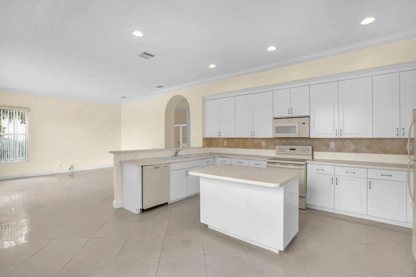 1324 Beacon Circle