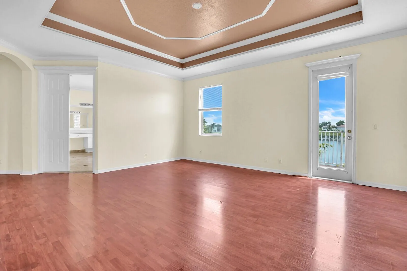1324 Beacon Circle