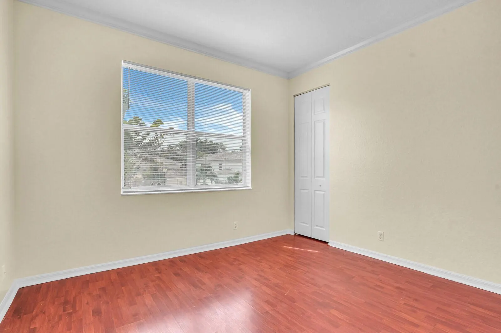 1324 Beacon Circle