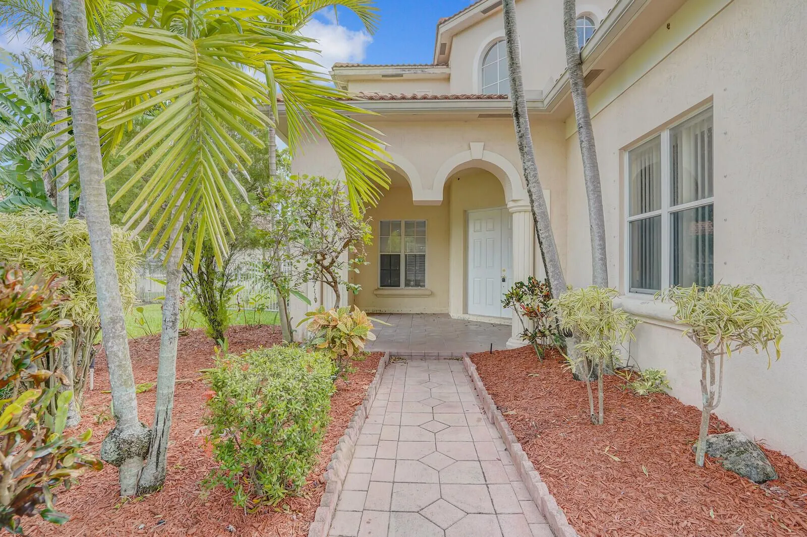 1324 Beacon Circle