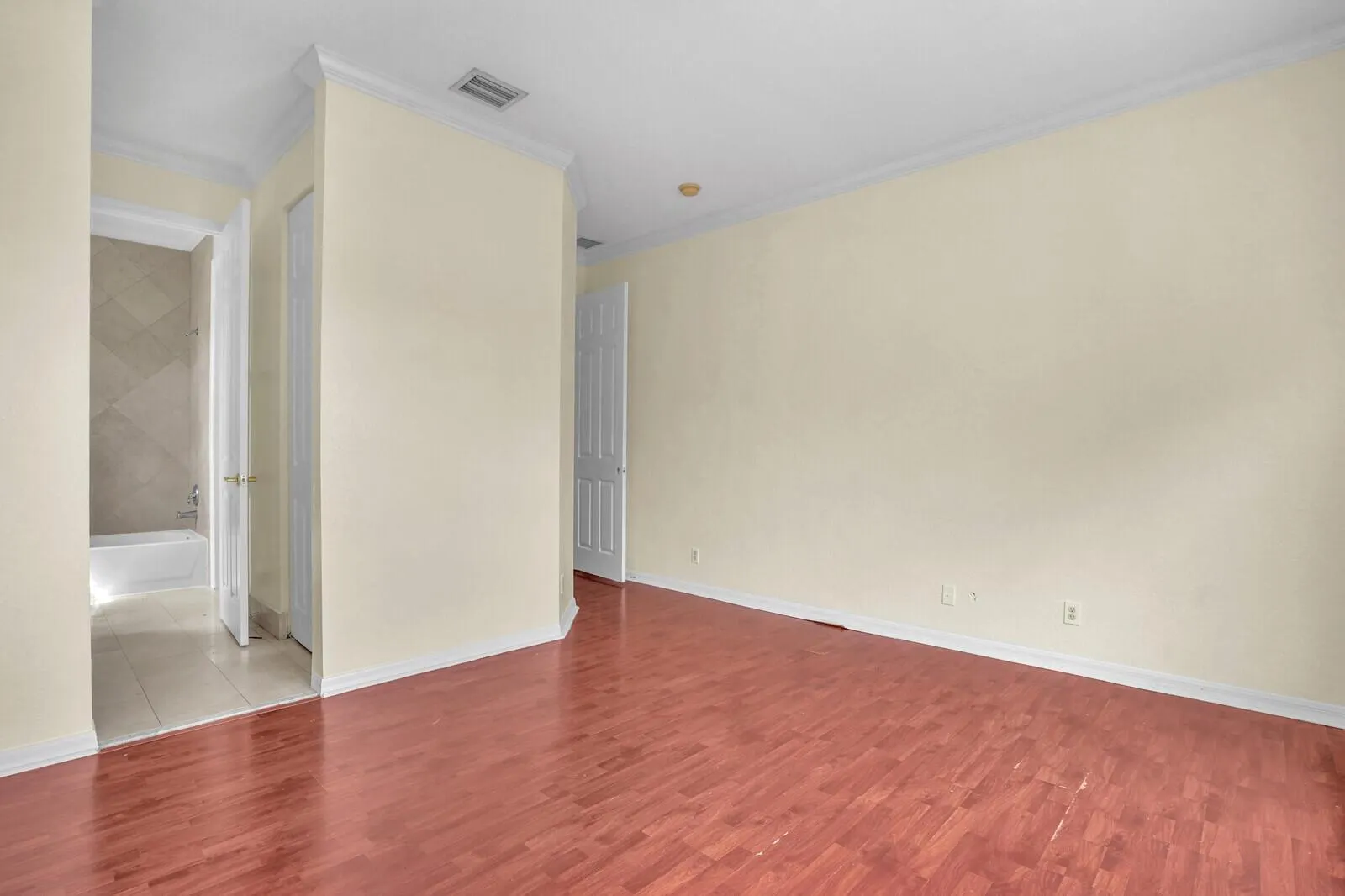 1324 Beacon Circle