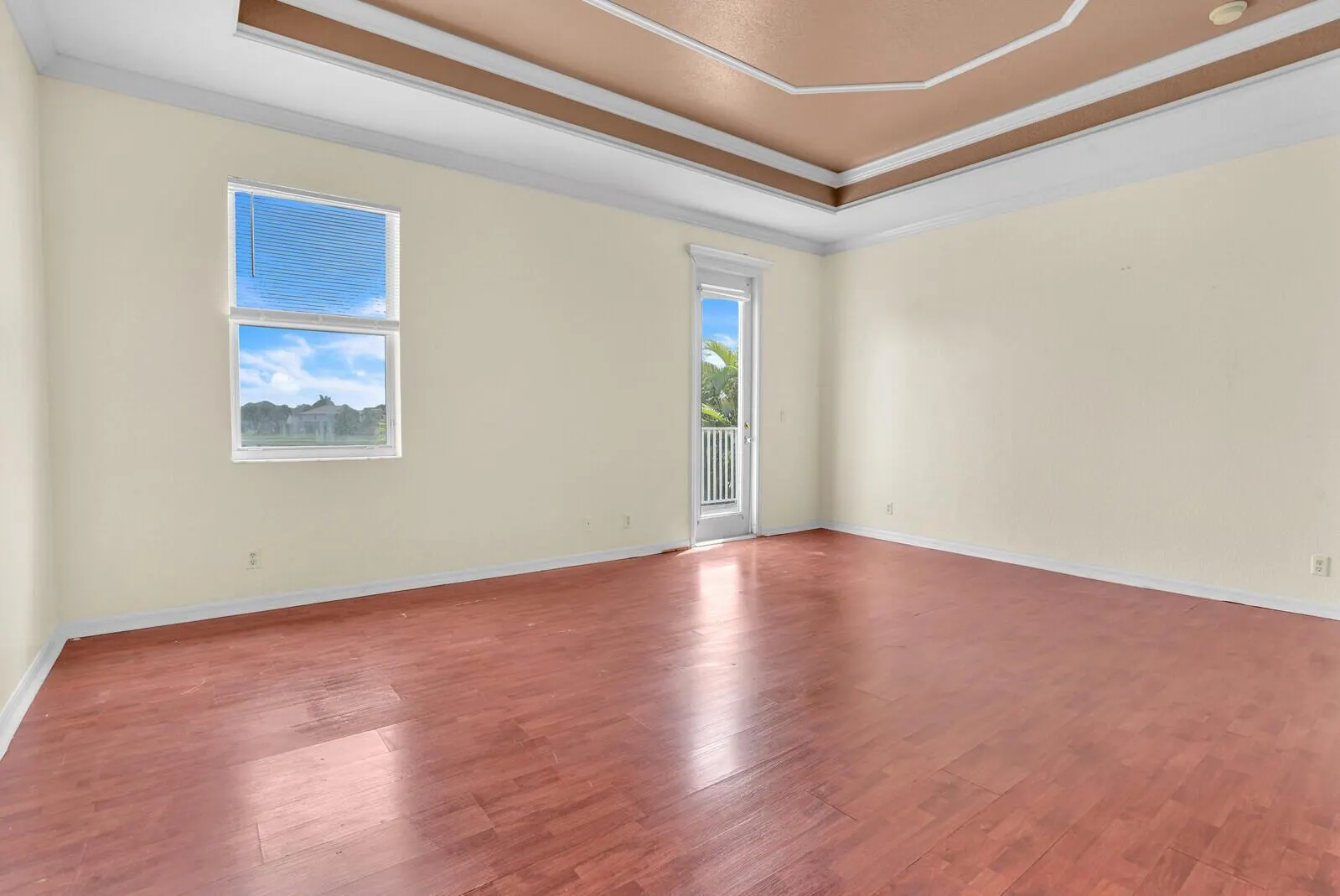 1324 Beacon Circle