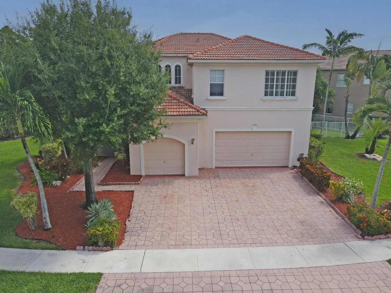 1324 Beacon Circle