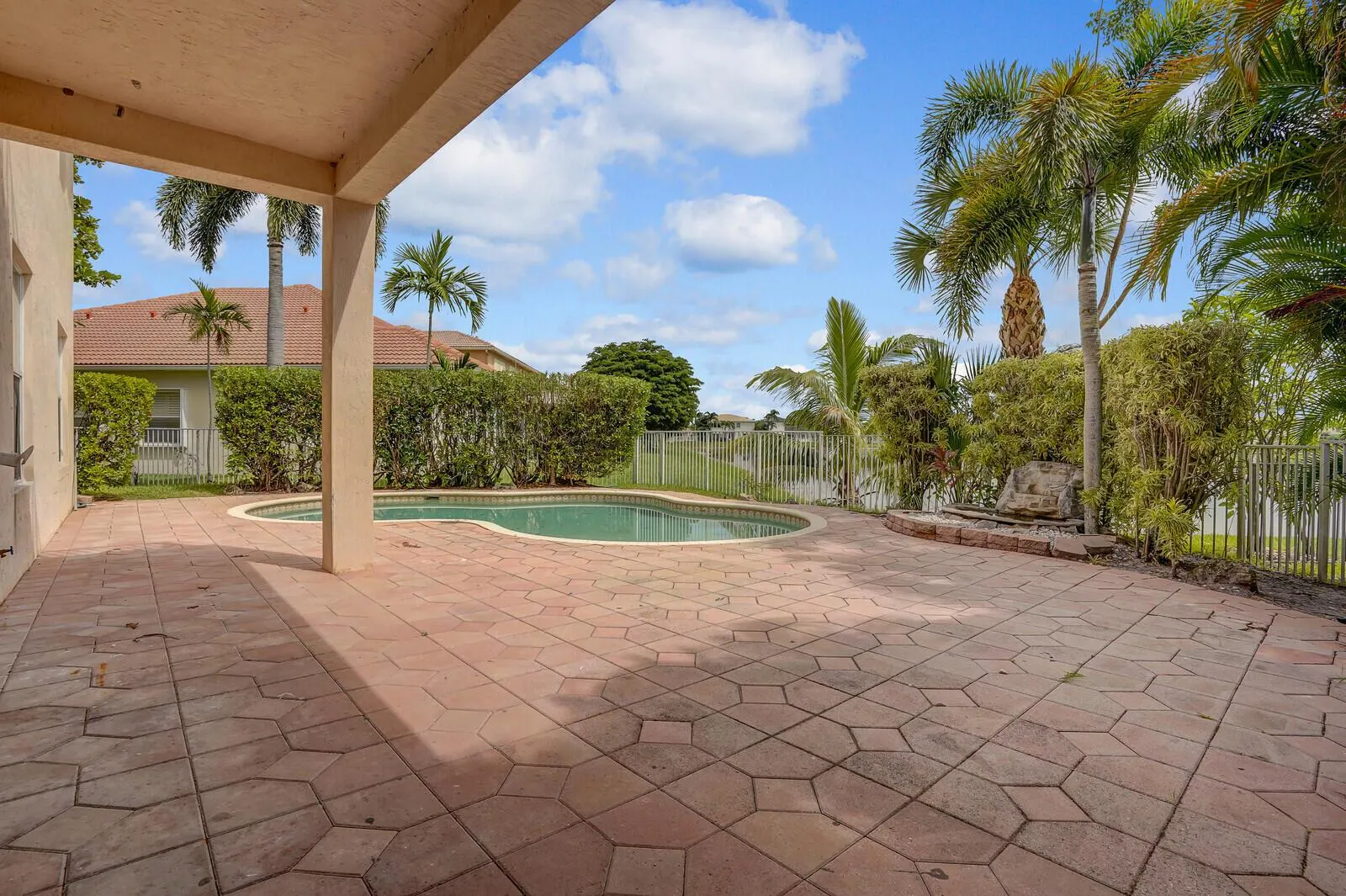 1324 Beacon Circle