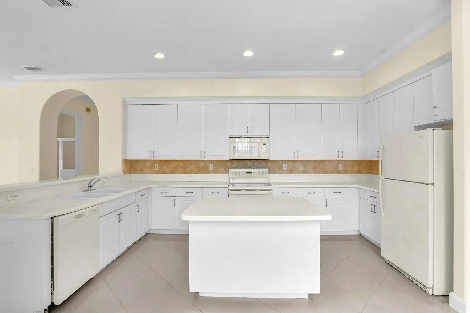 1324 Beacon Circle